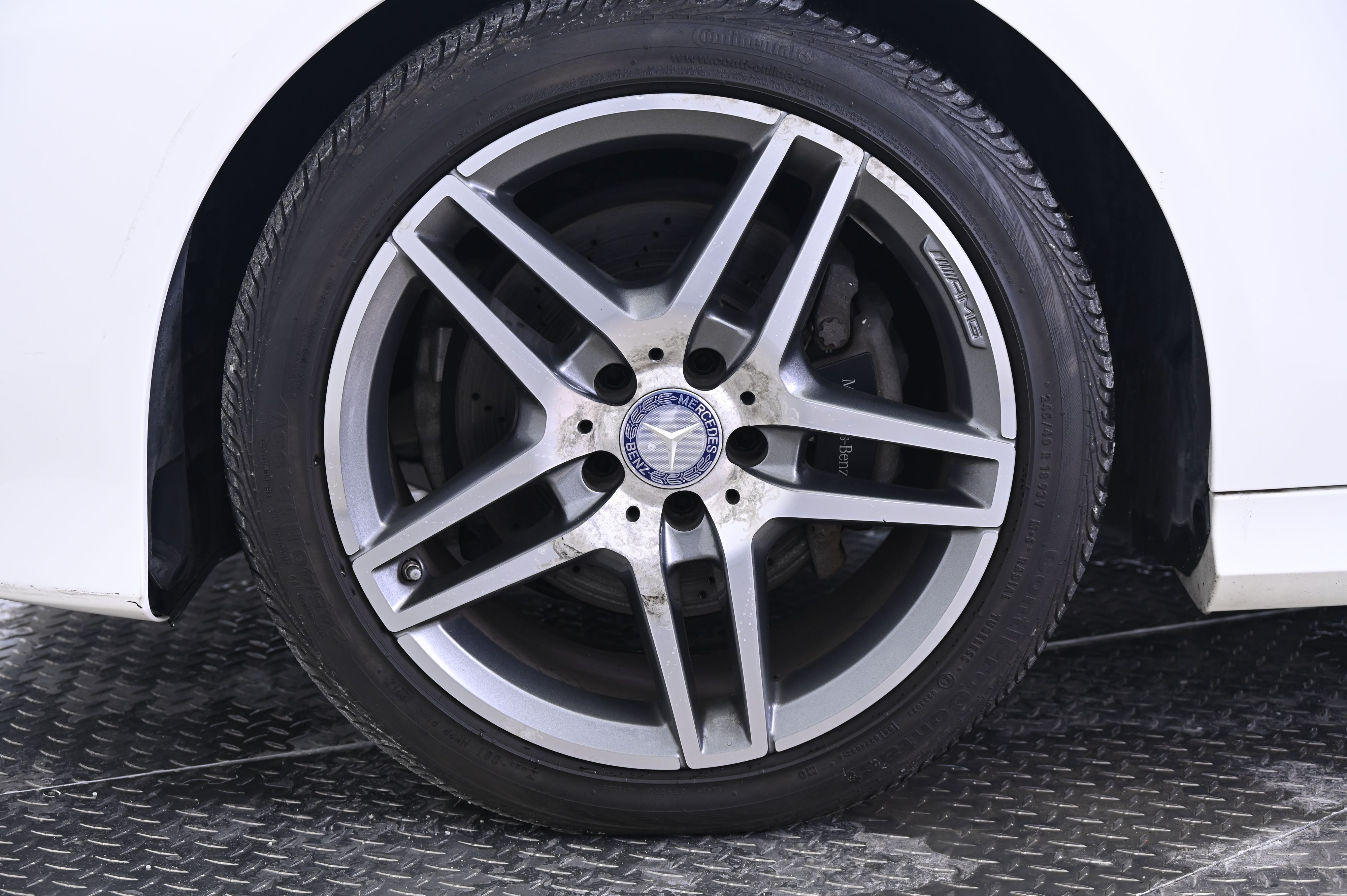 Thumbnail: 2015 Mercedes-Benz E-Class - 11