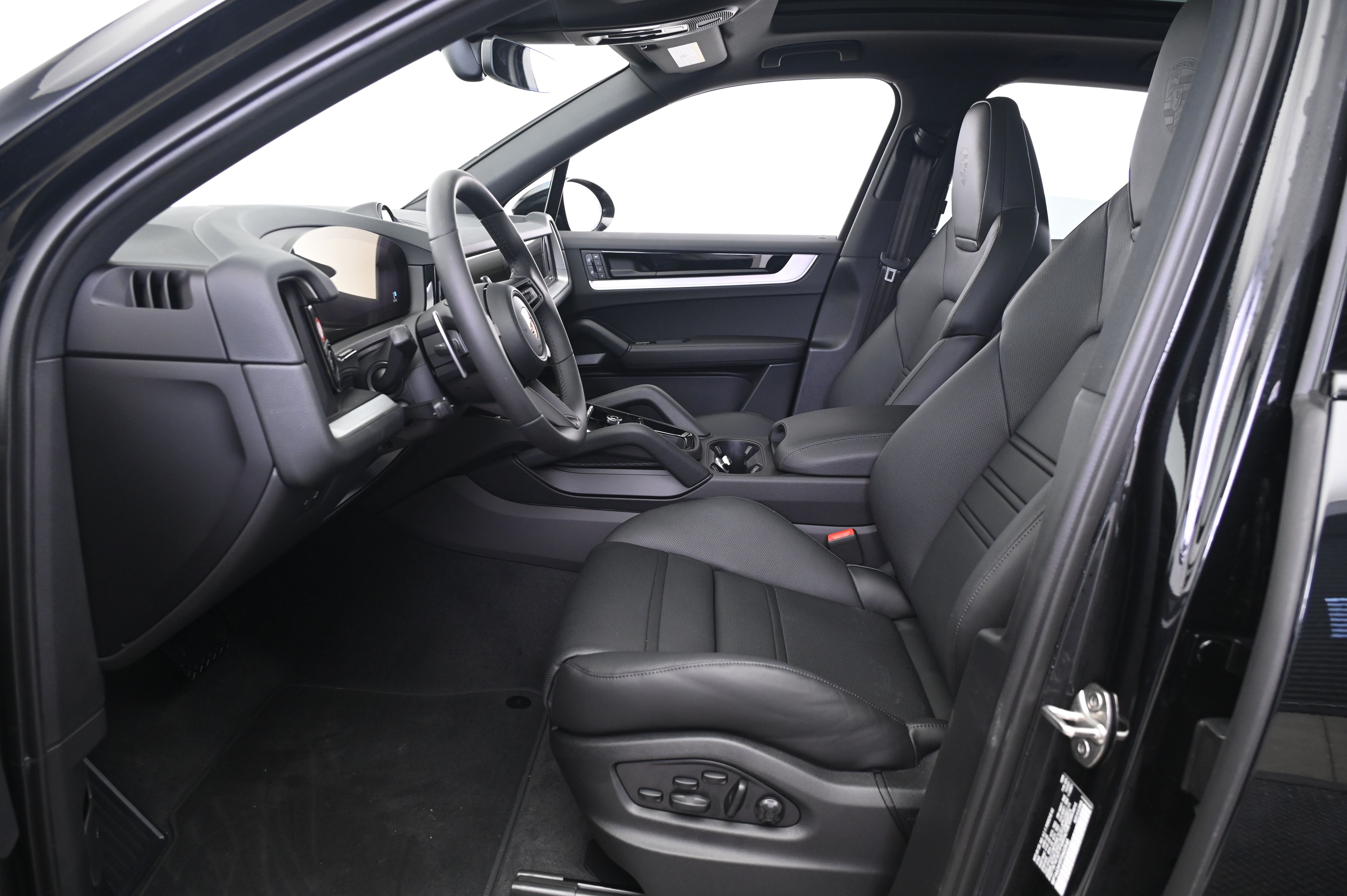 Thumbnail: 2026 Porsche Cayenne - 29