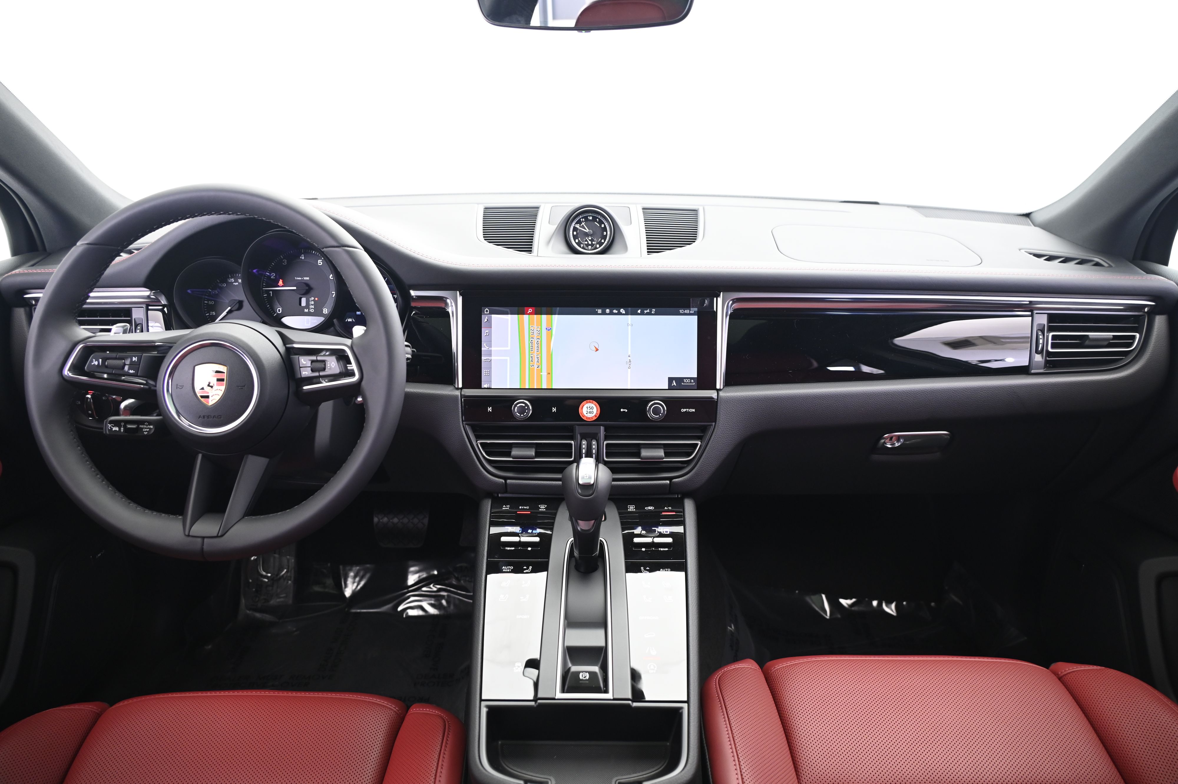 Thumbnail: 2026 Porsche Macan - 31