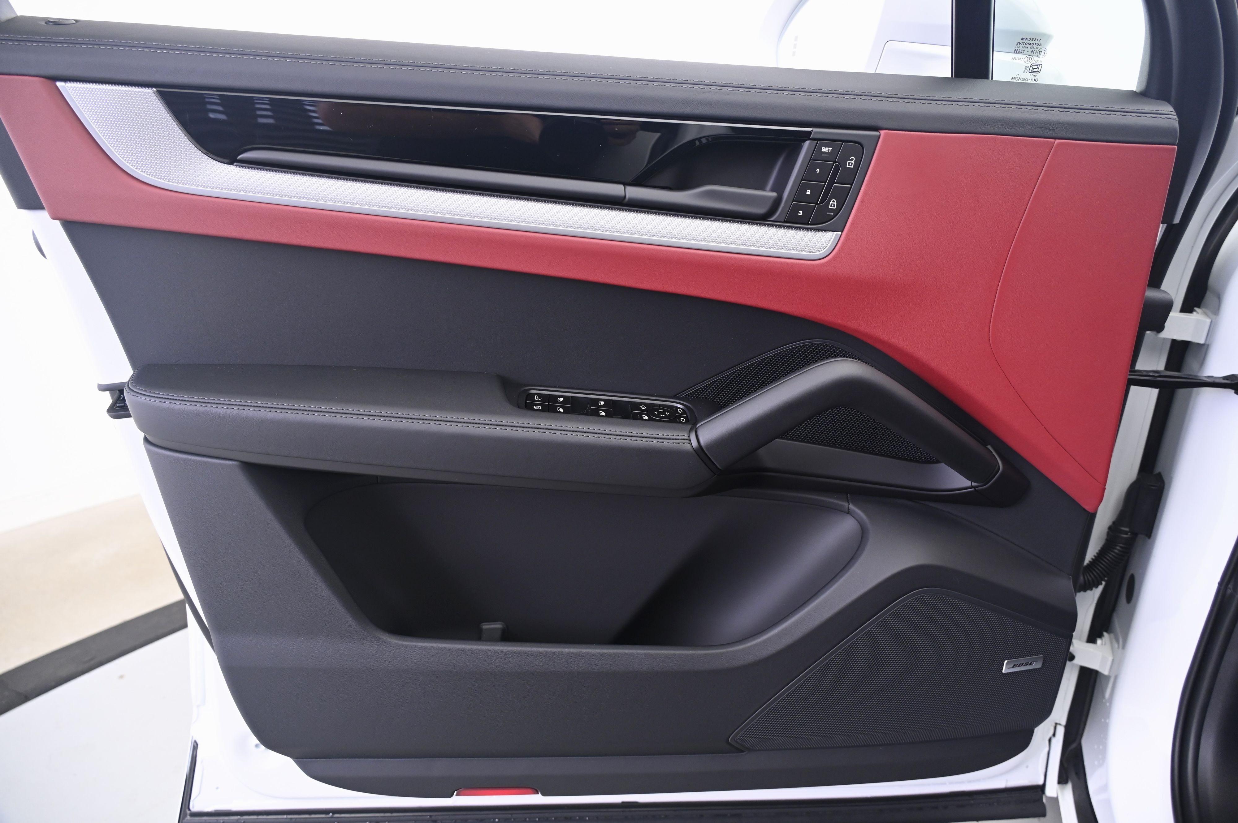 Thumbnail: 2026 Porsche Cayenne - 27