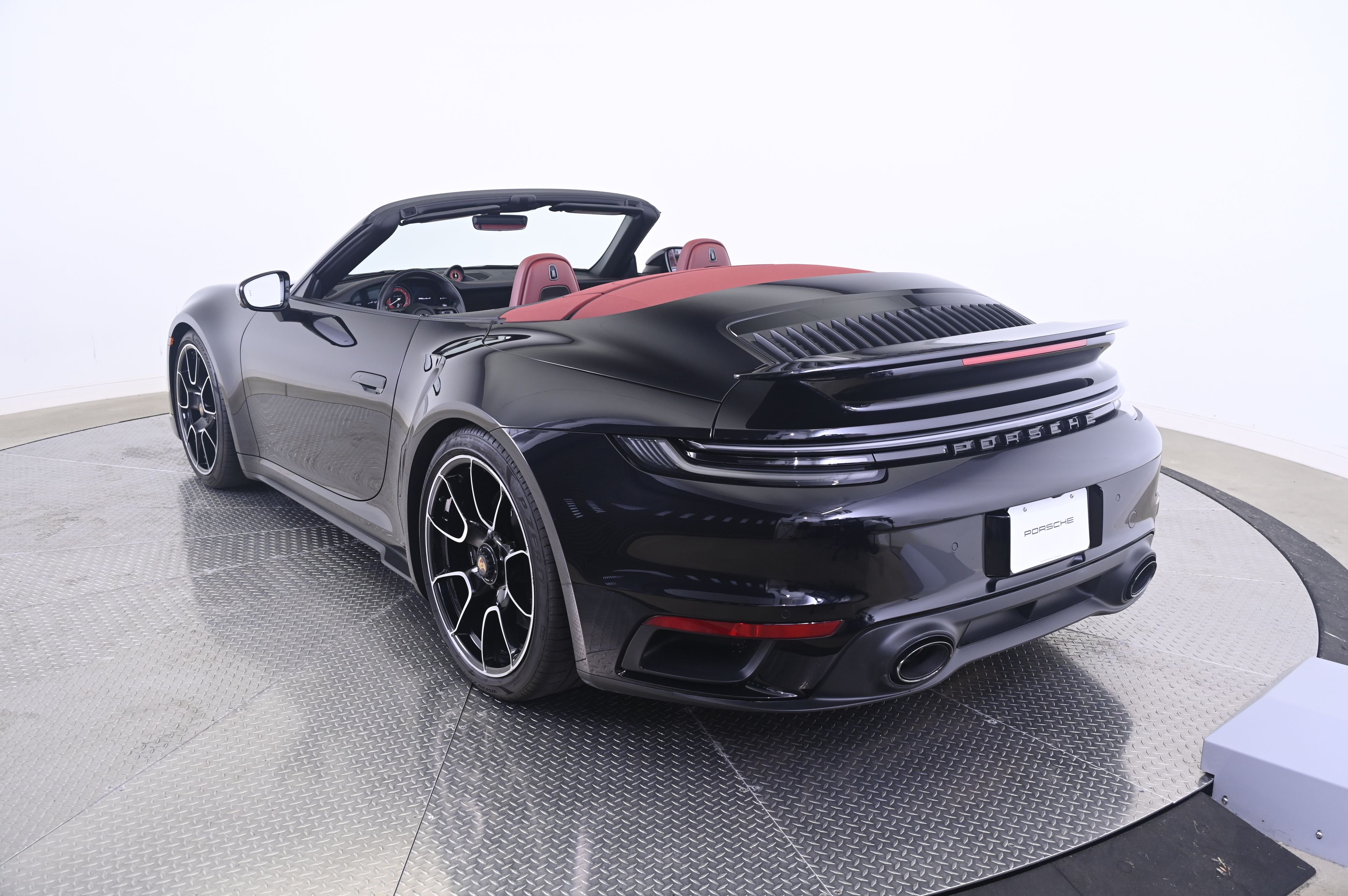 Thumbnail: 2021 Porsche 911 - 3