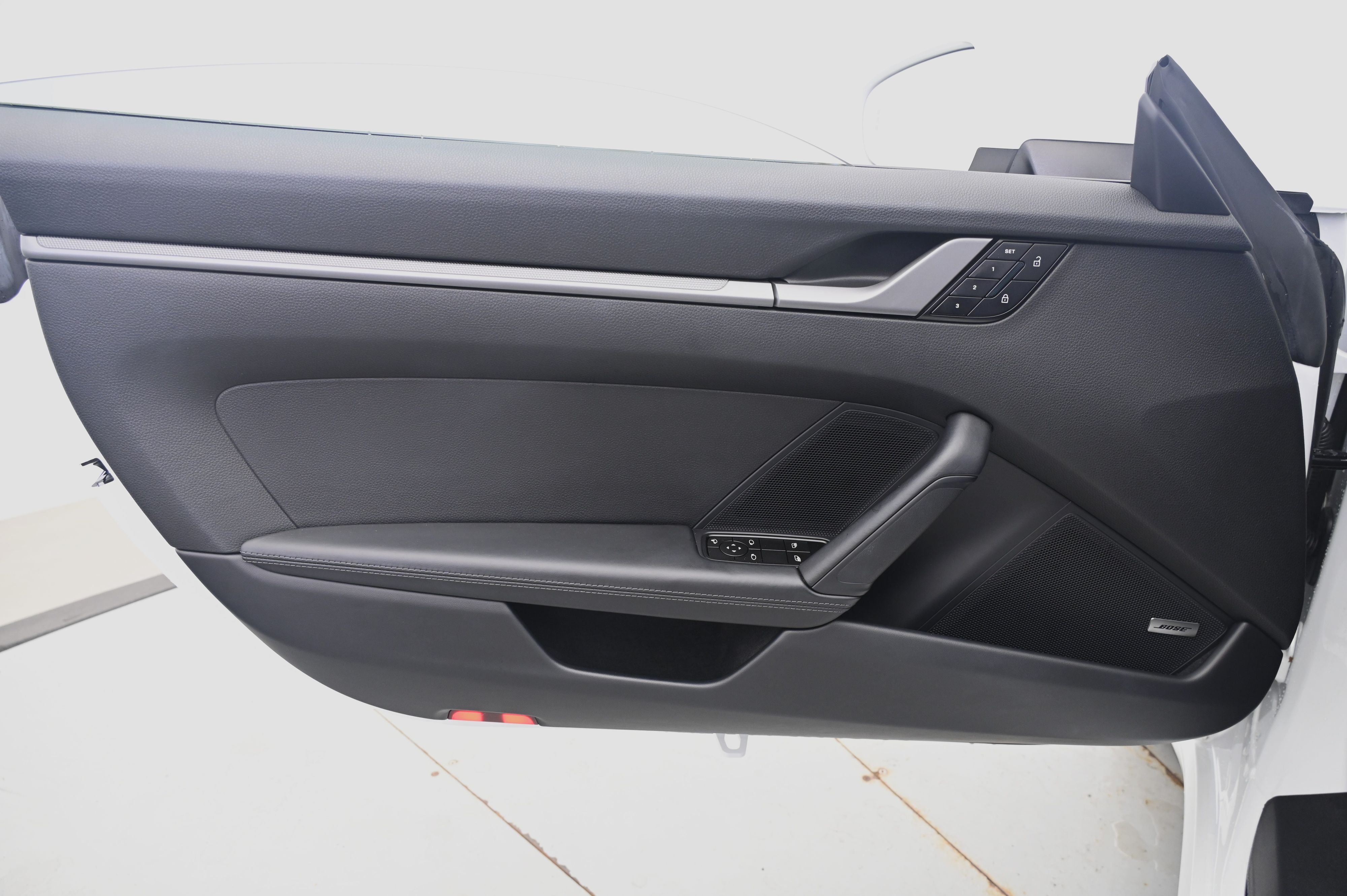 Thumbnail: 2025 Porsche 911 - 22