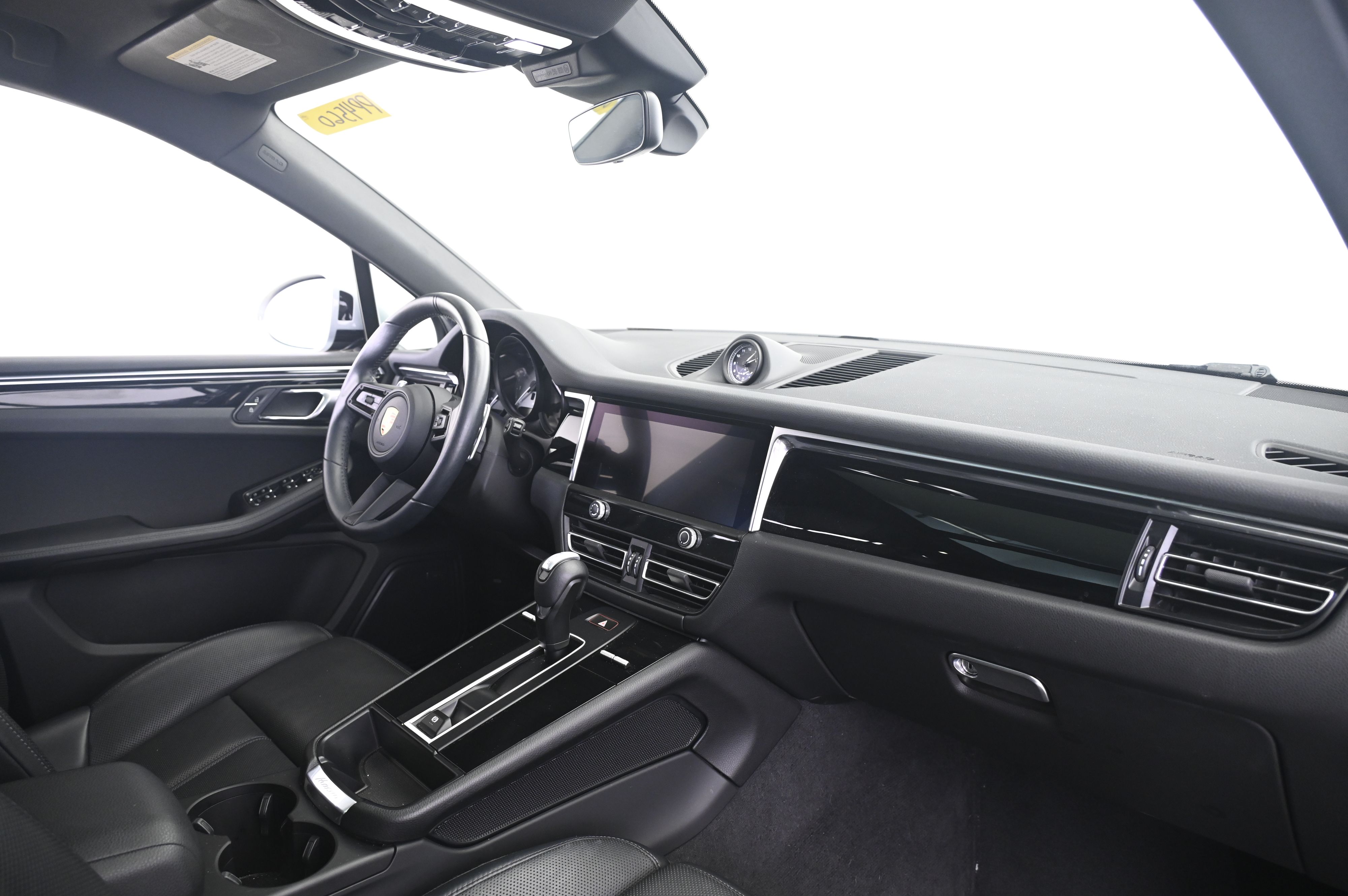 Thumbnail: 2023 Porsche Macan - 22