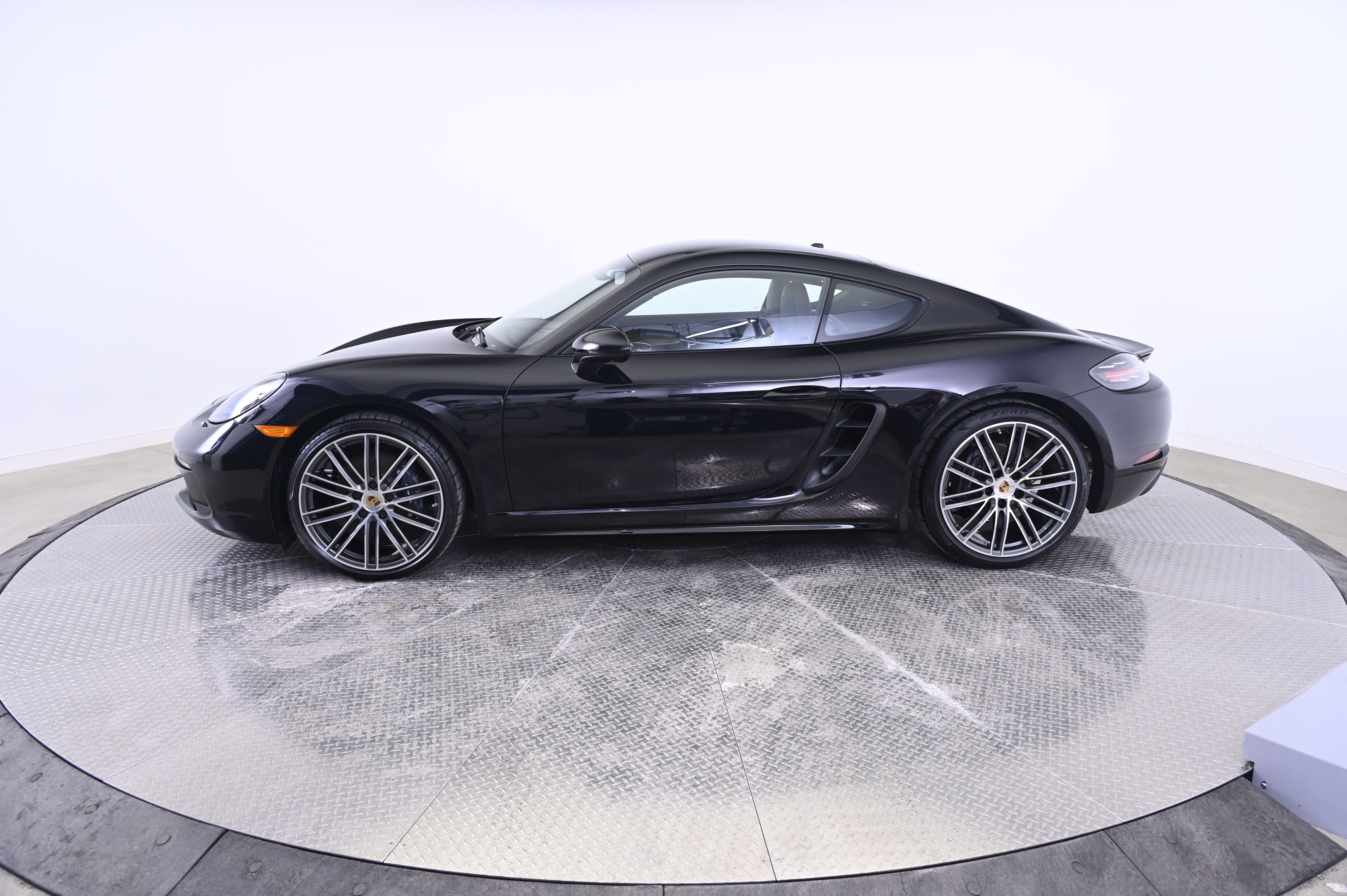 Thumbnail: 2025 Porsche 718 Cayman - 2