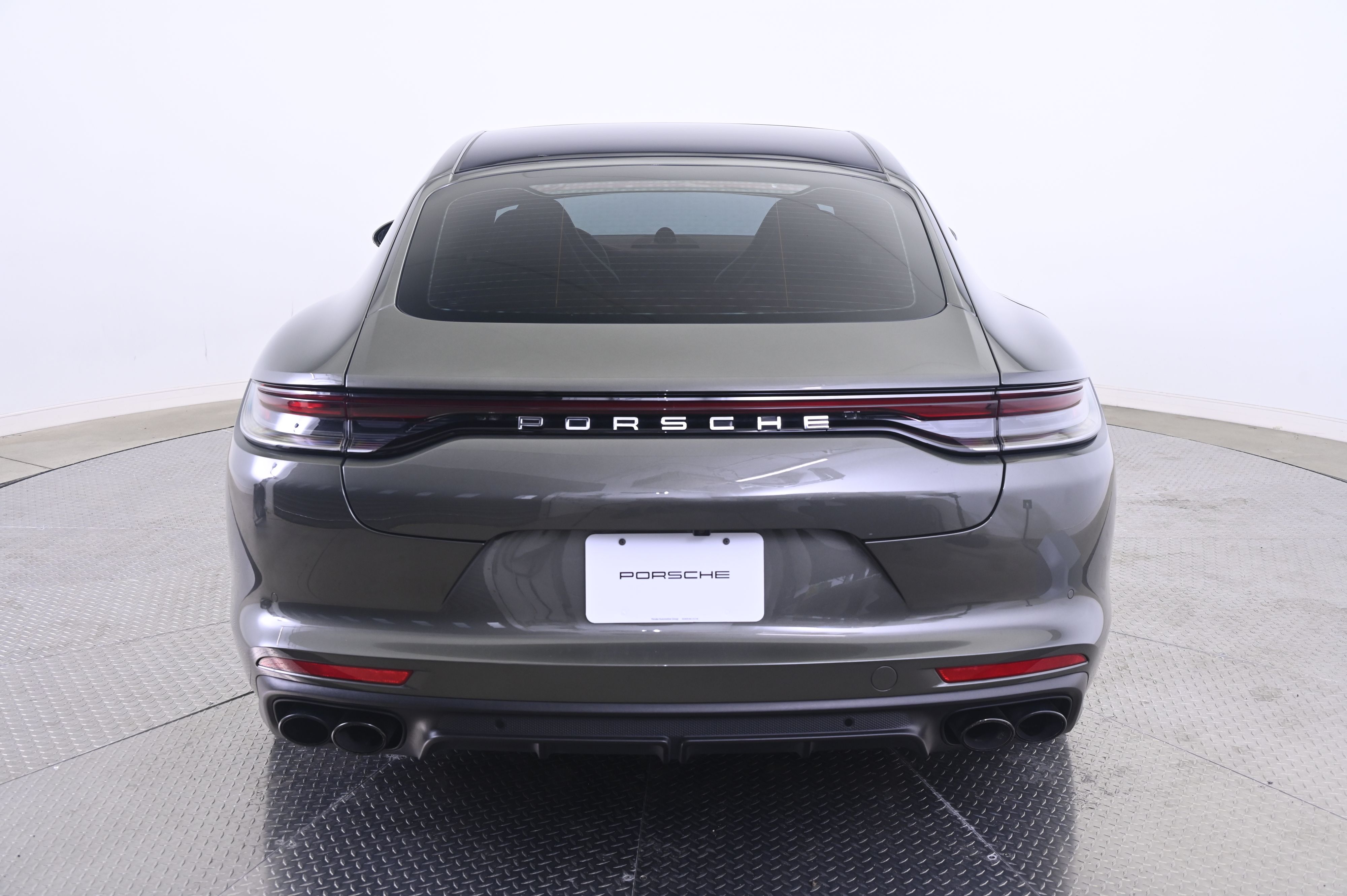 Thumbnail: 2023 Porsche Panamera - 6