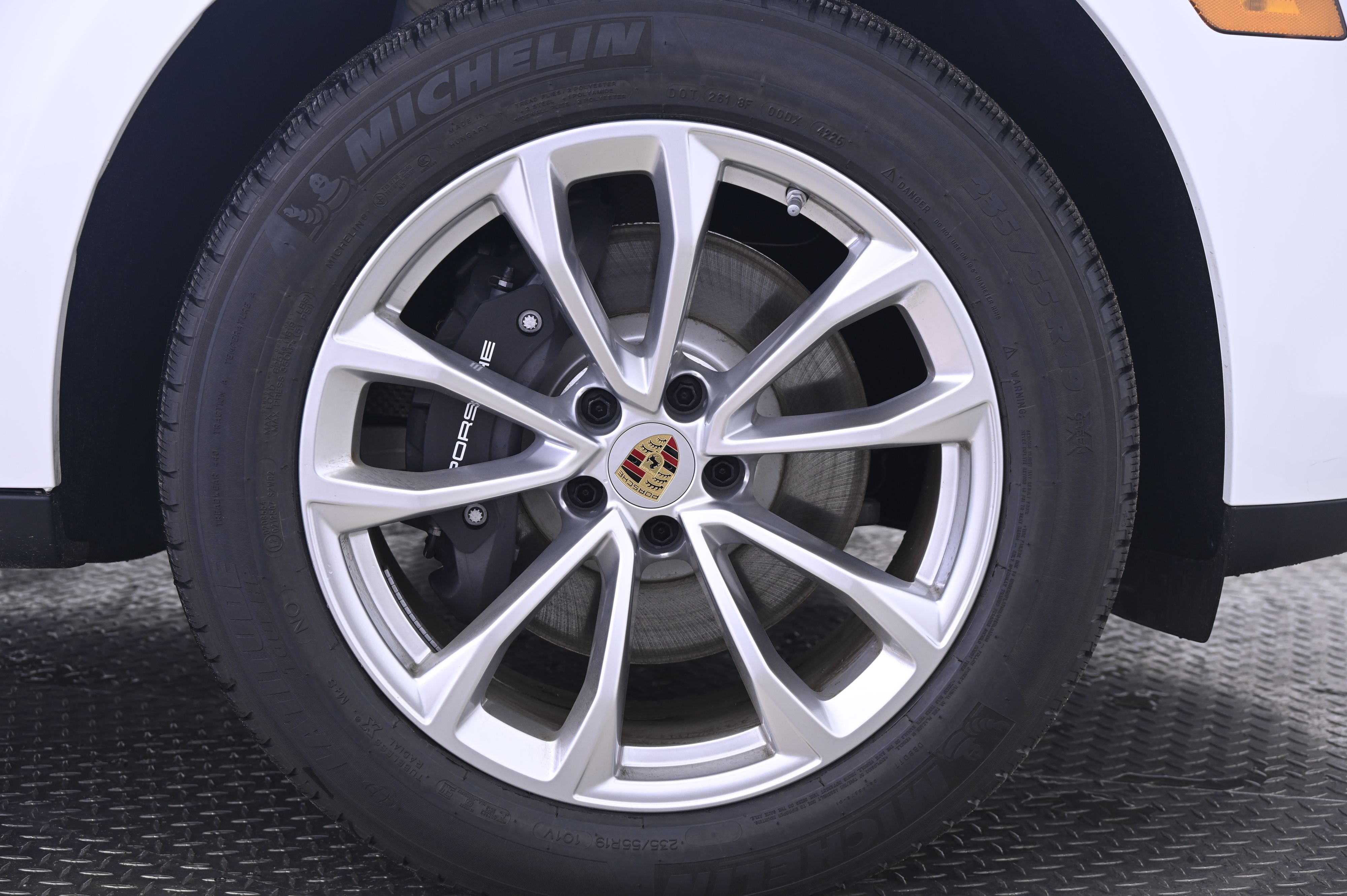 Thumbnail: 2026 Porsche Macan - 14