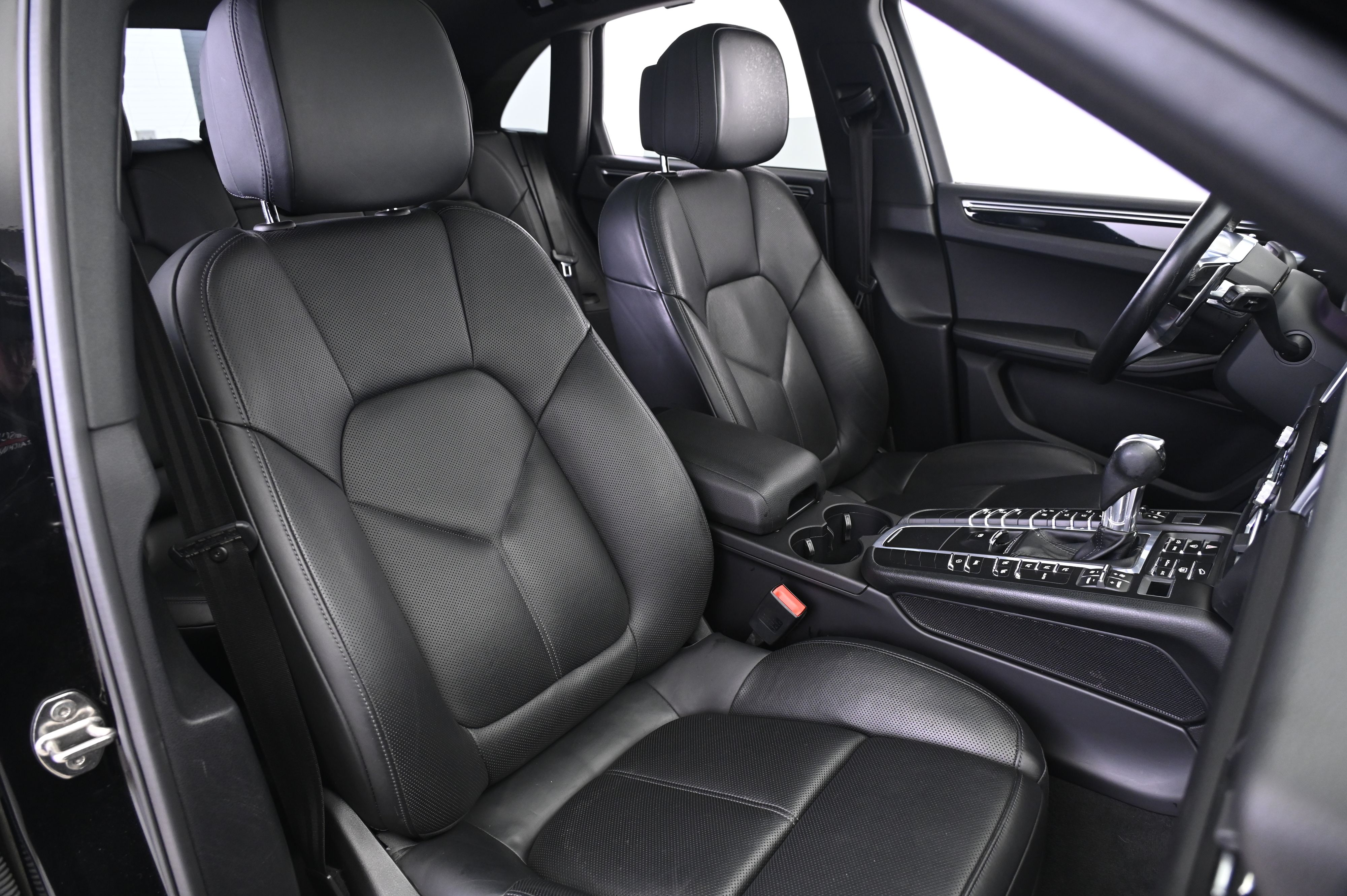 Thumbnail: 2019 Porsche Macan - 24