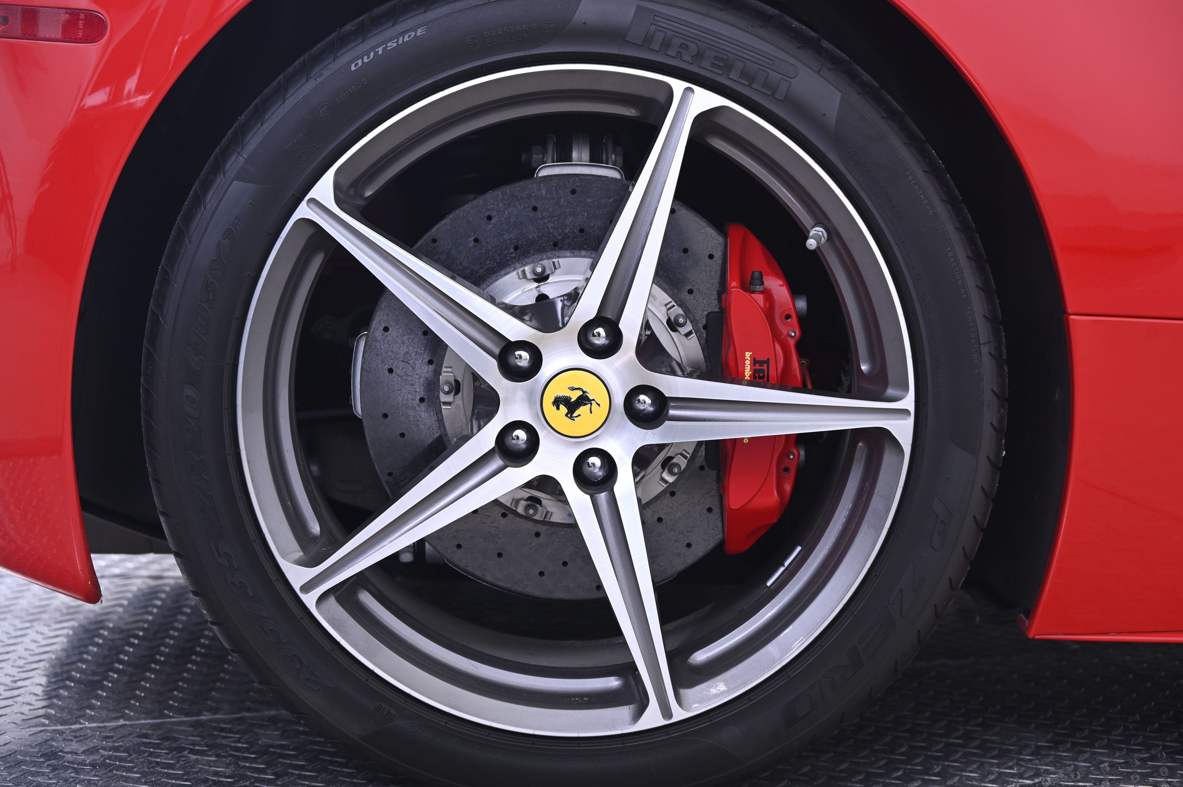 Thumbnail: 2013 Ferrari 458 - 17