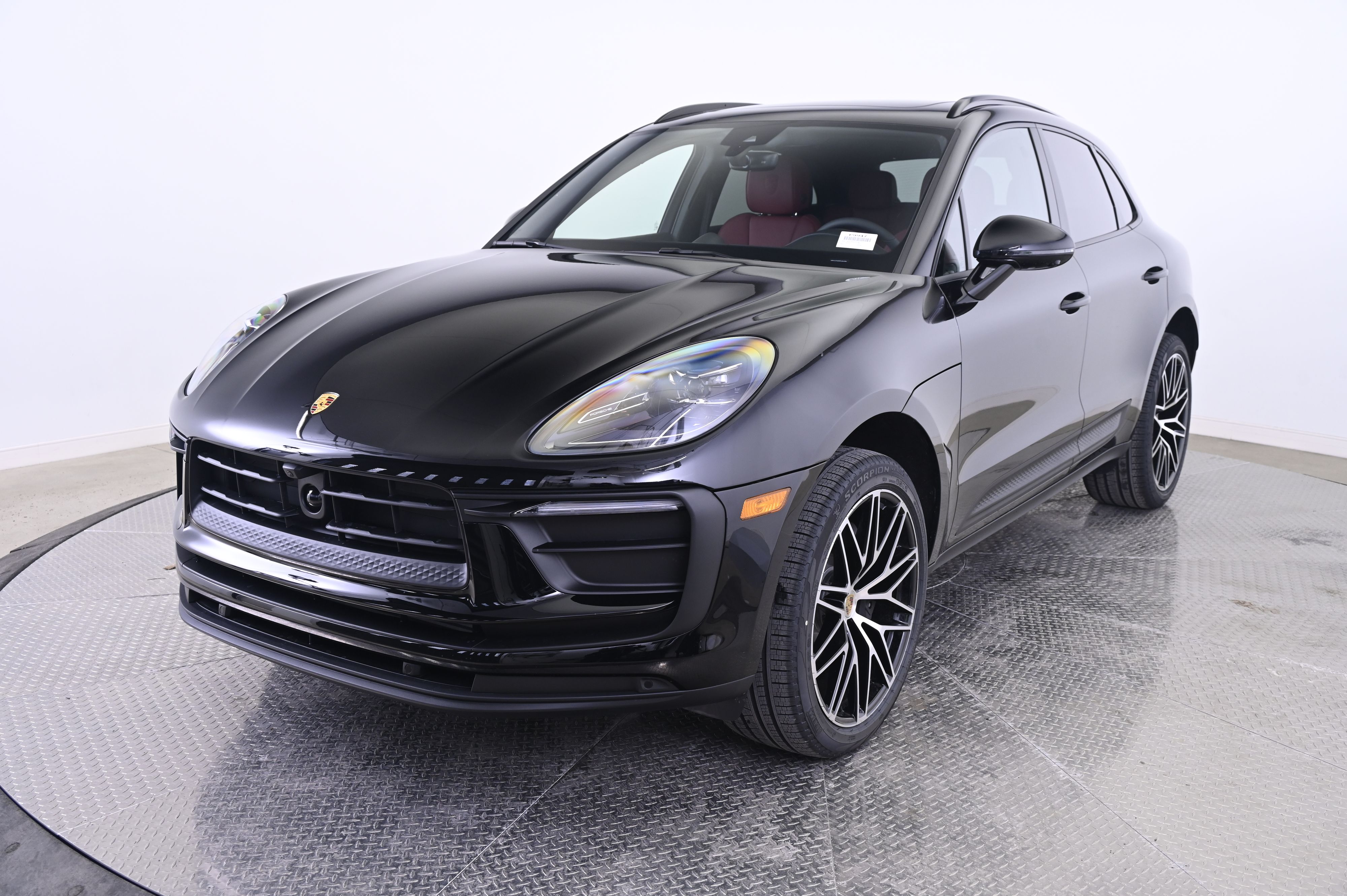 Thumbnail: 2026 Porsche Macan - 1