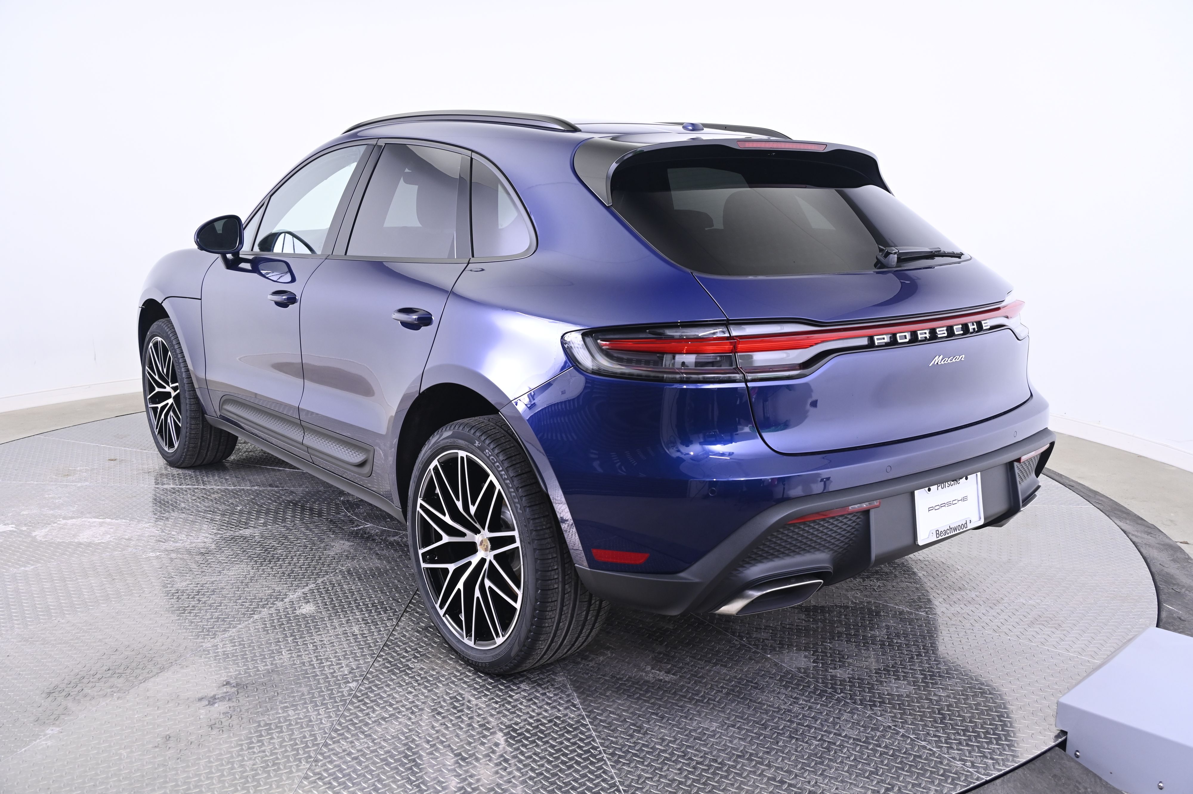 Thumbnail: 2026 Porsche Macan - 3