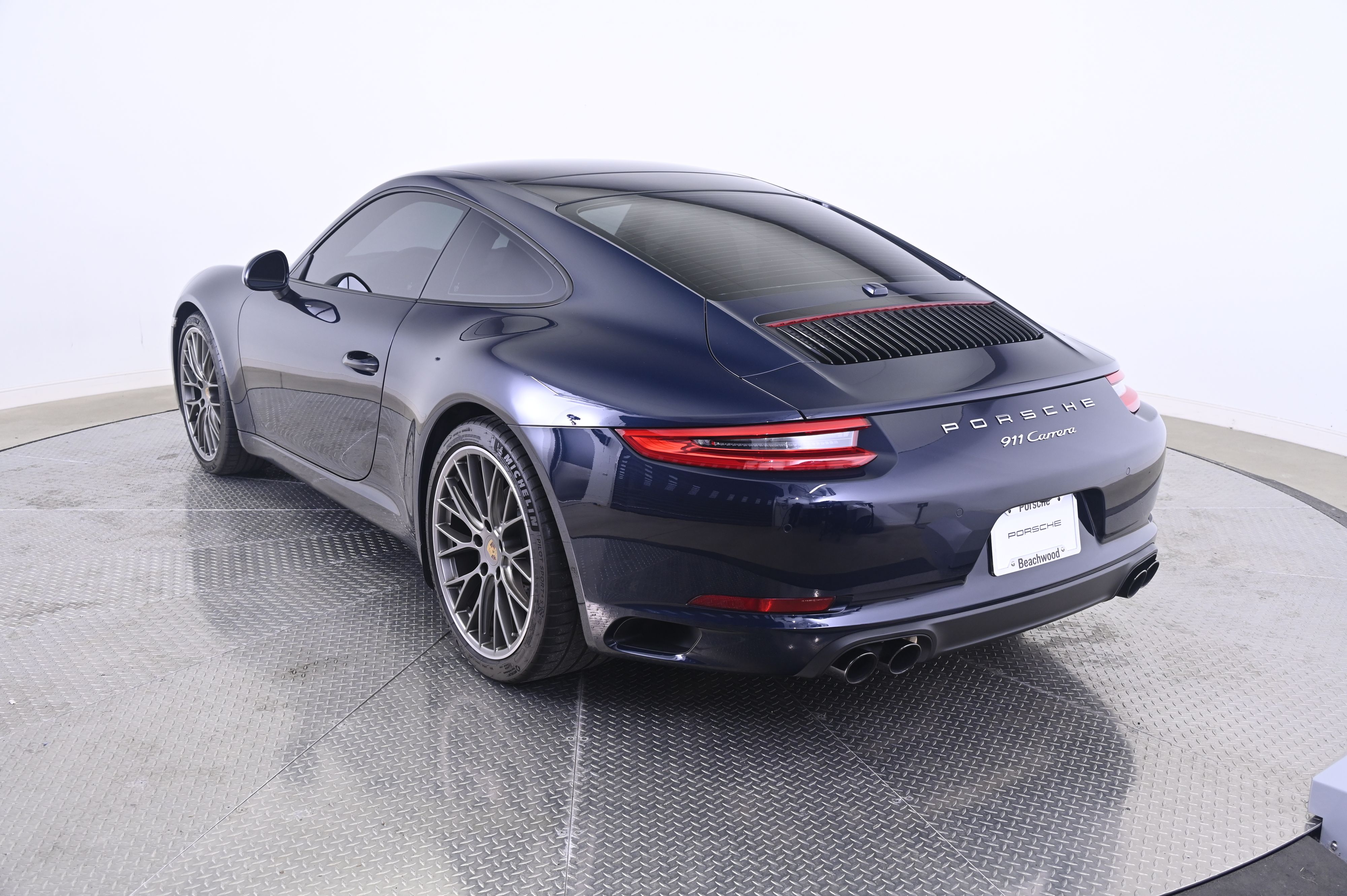 Thumbnail: 2019 Porsche 911 - 3