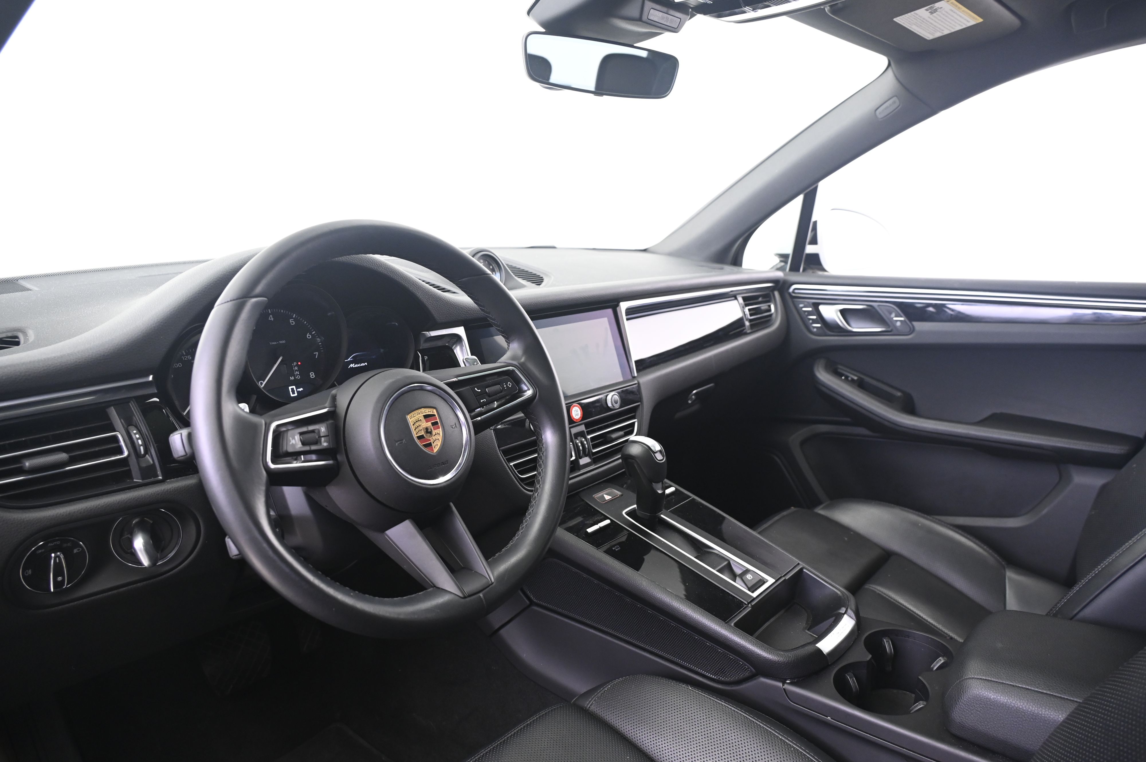 Thumbnail: 2023 Porsche Macan - 4