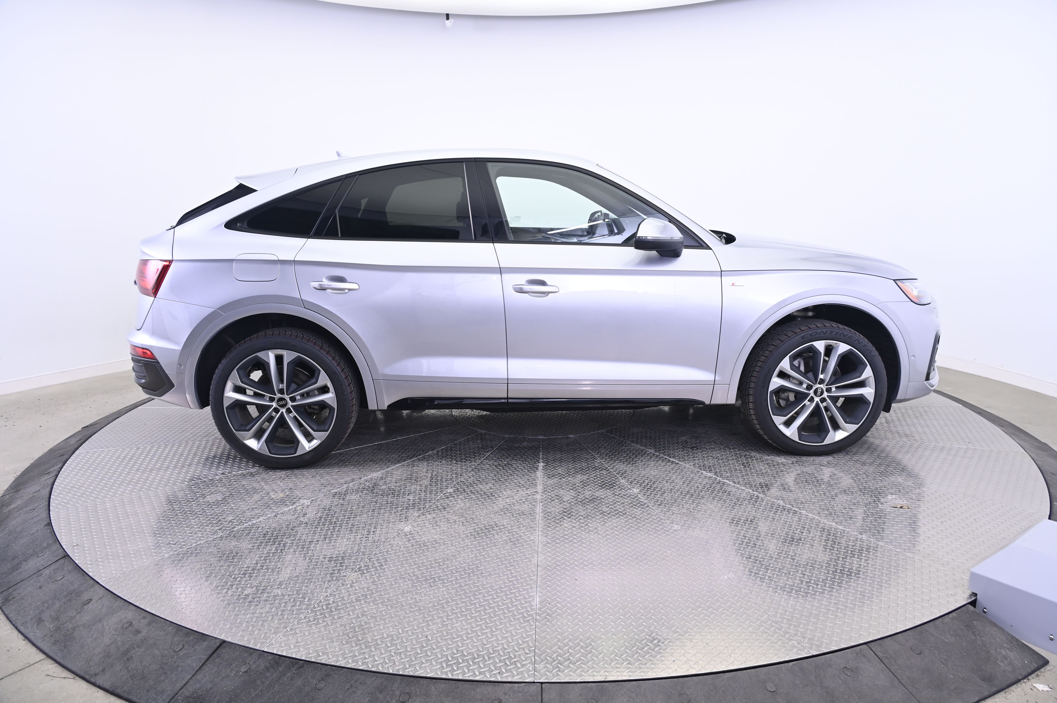 Thumbnail: 2023 Audi Q5 - 8