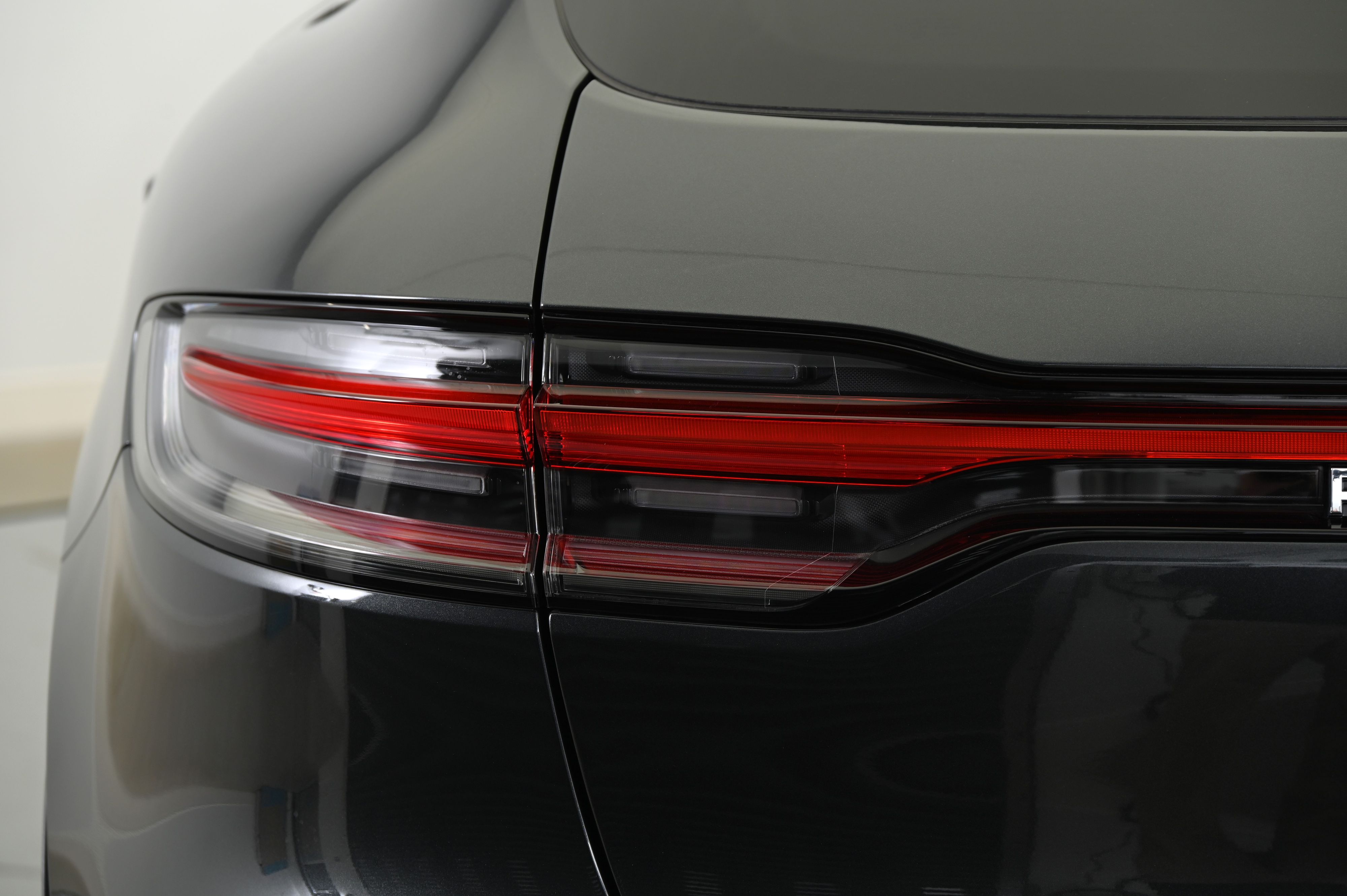 Thumbnail: 2025 Porsche Macan - 15