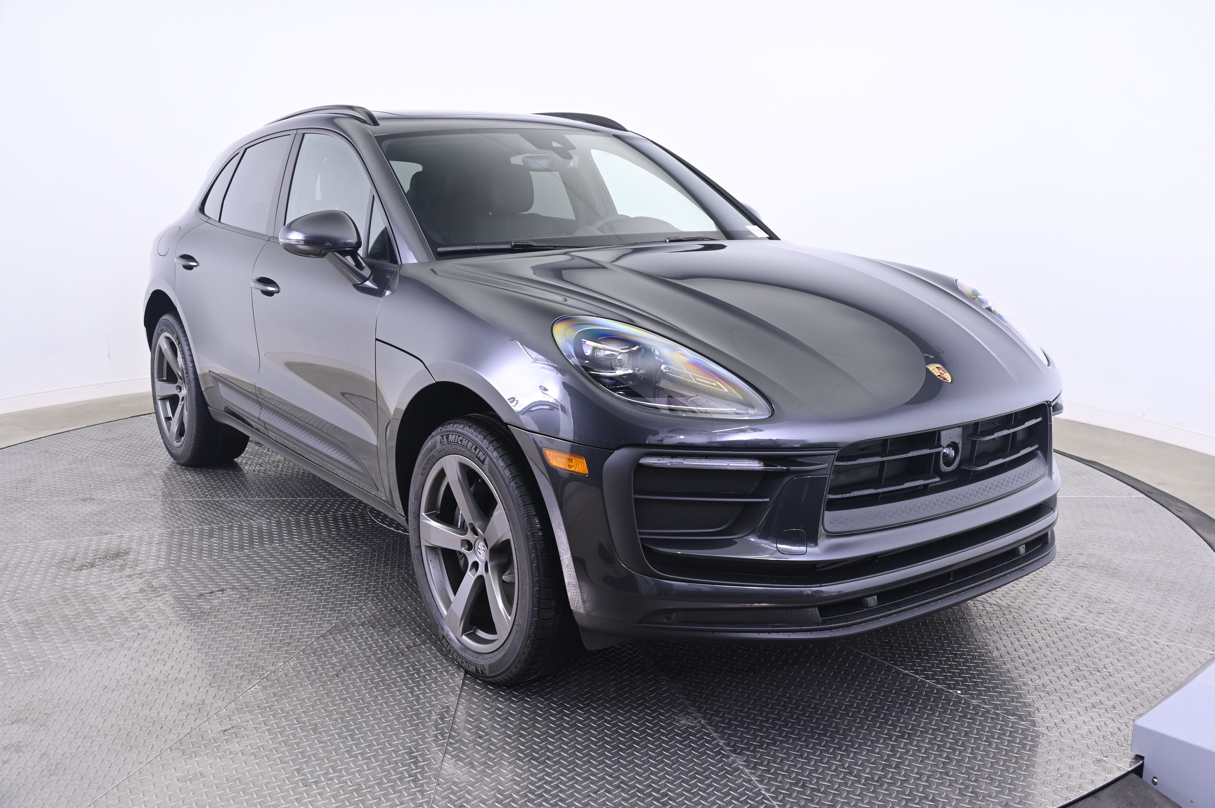 Thumbnail: 2026 Porsche Macan - 9