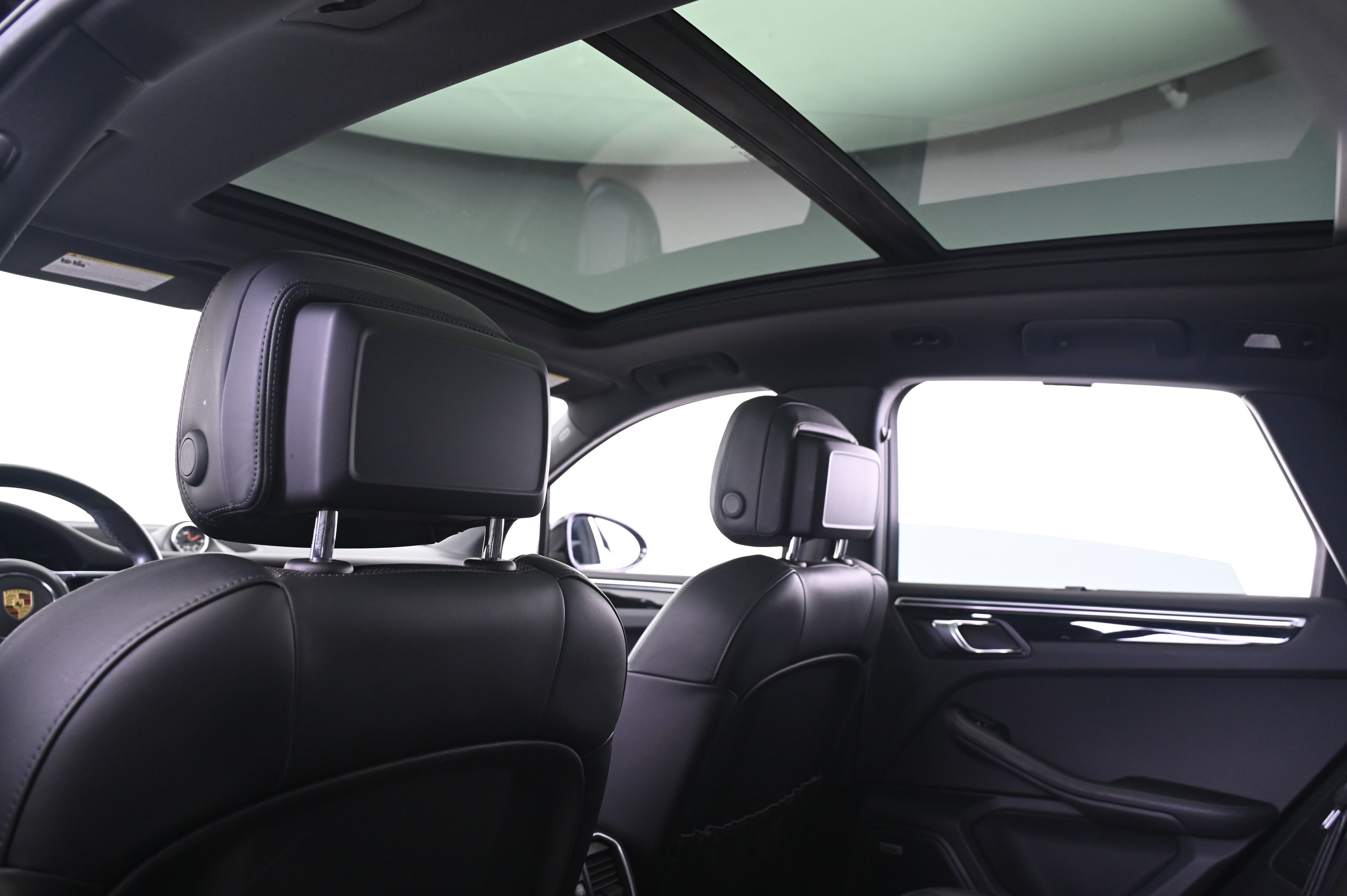 Thumbnail: 2019 Porsche Macan - 25