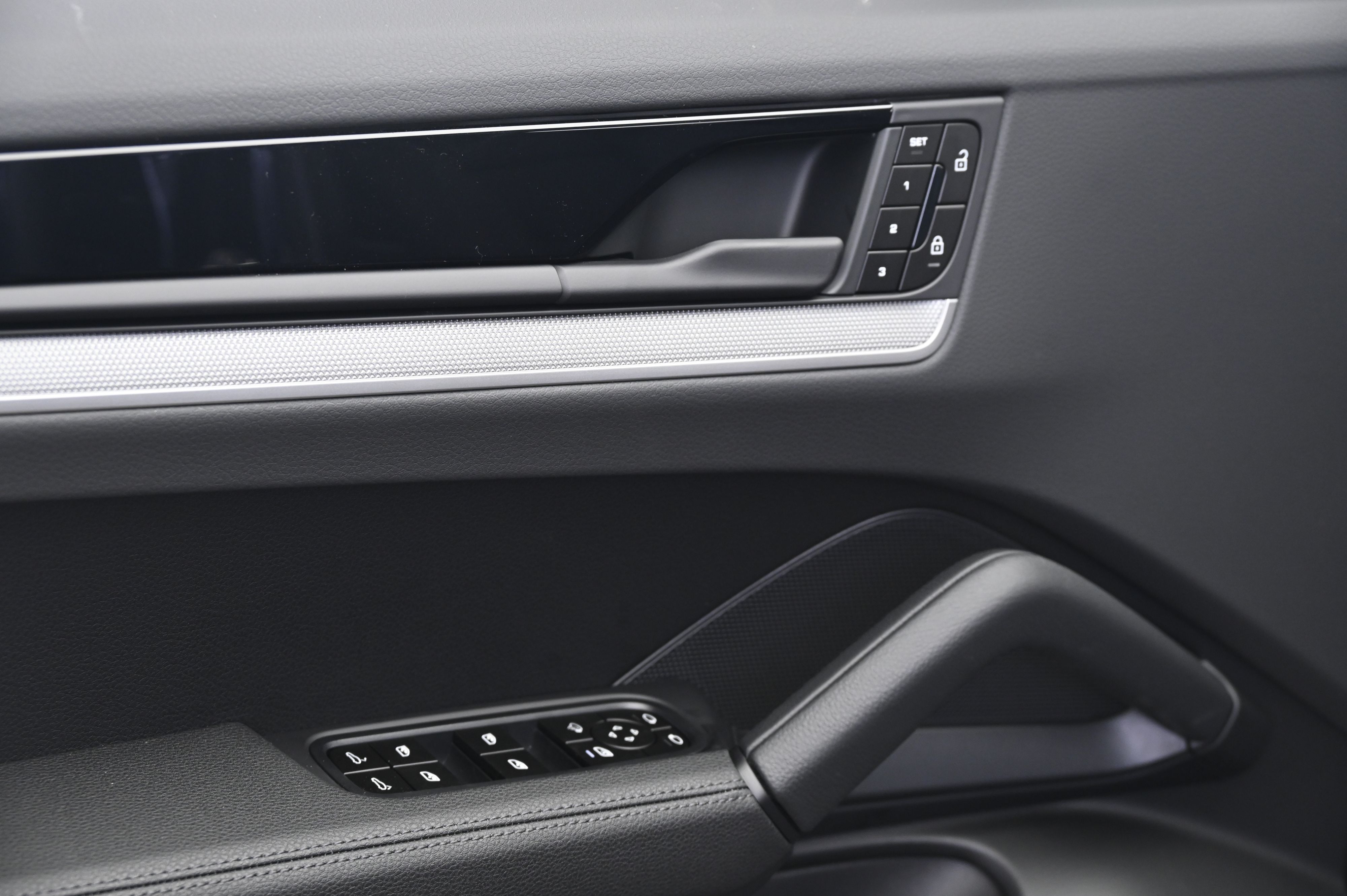 Thumbnail: 2026 Porsche Cayenne - 27