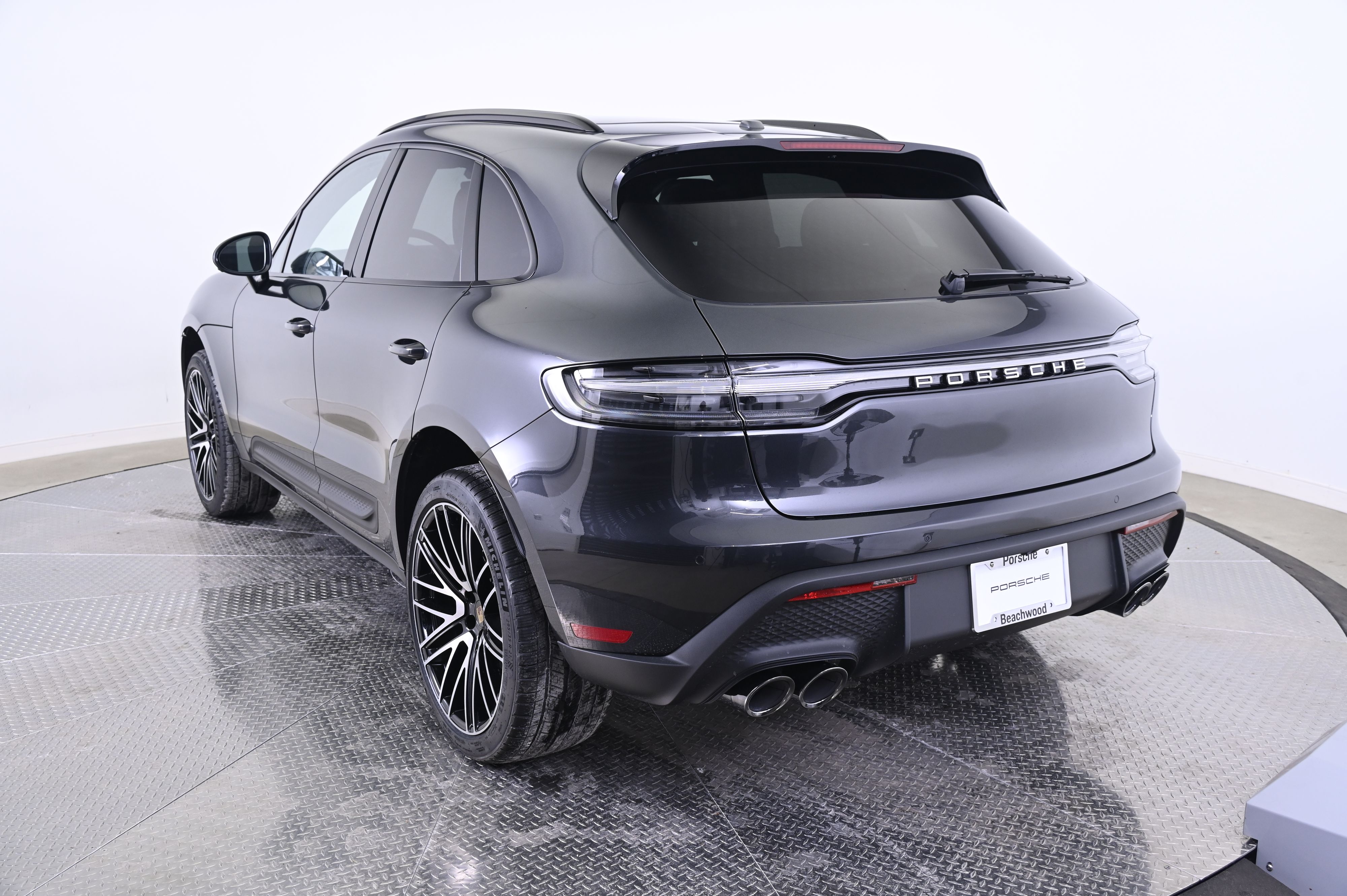 Thumbnail: 2026 Porsche Macan - 3