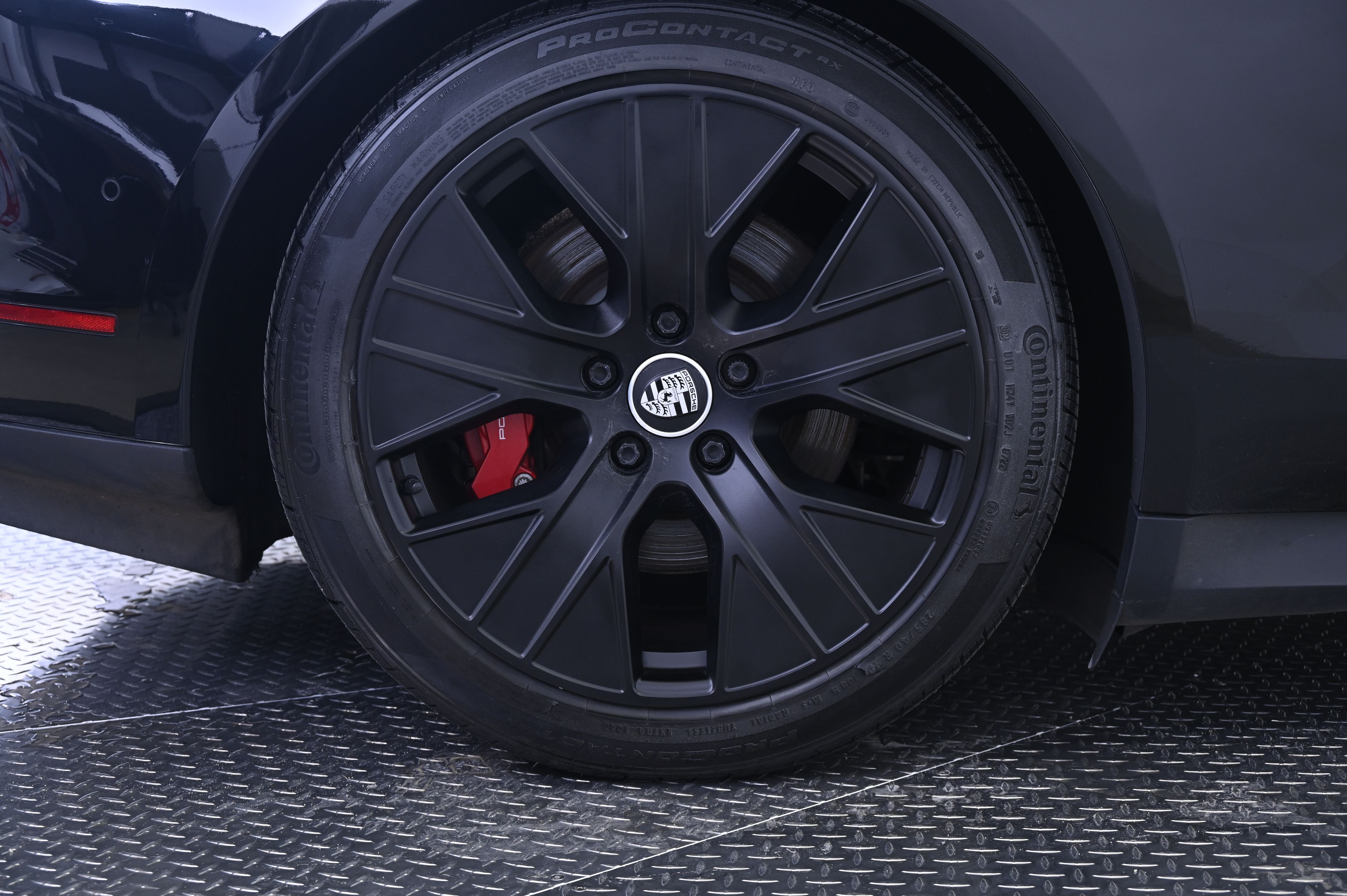 Thumbnail: 2020 Porsche Taycan - 13