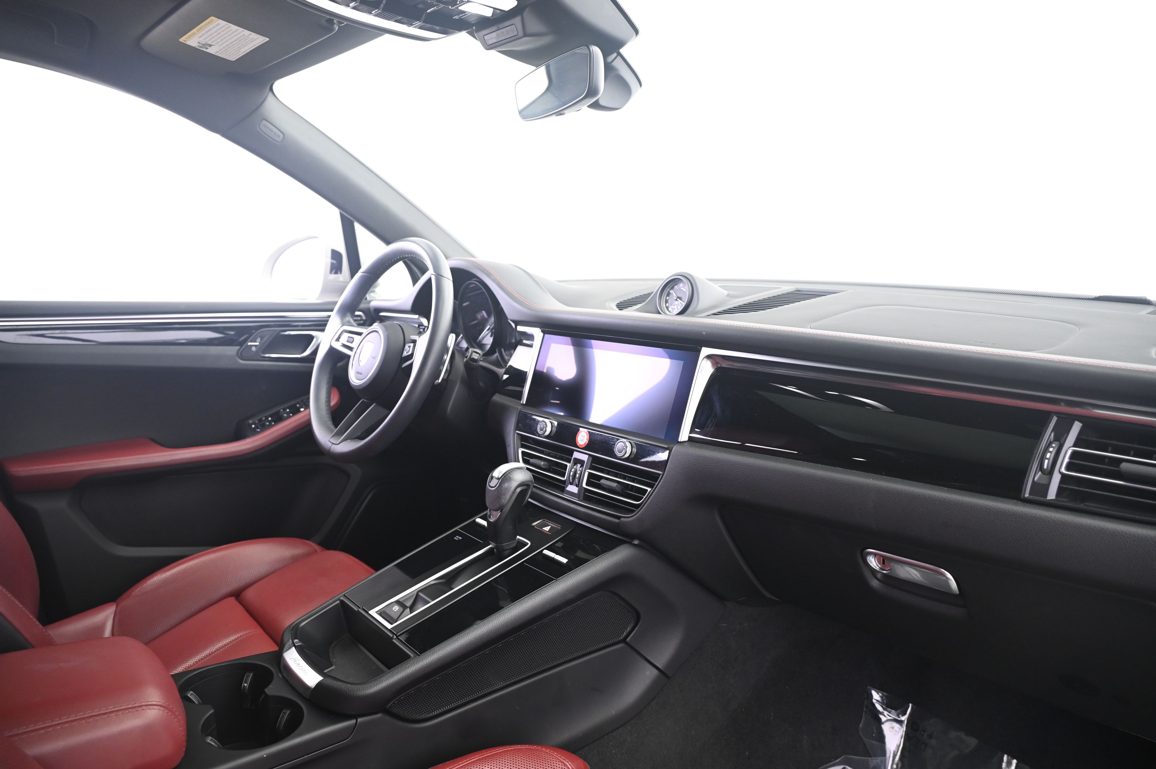 Thumbnail: 2023 Porsche Macan - 22