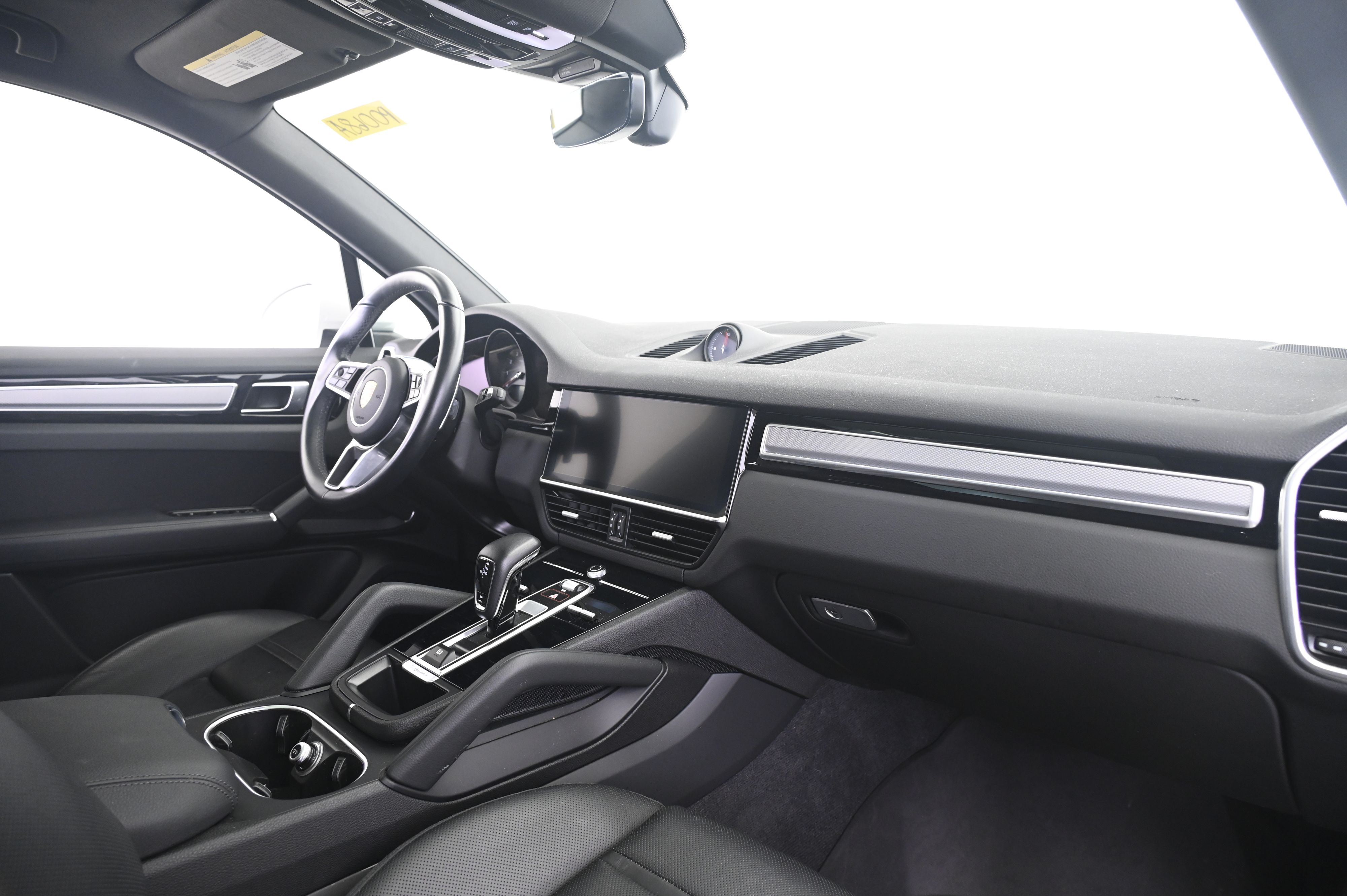 Thumbnail: 2022 Porsche Cayenne - 22