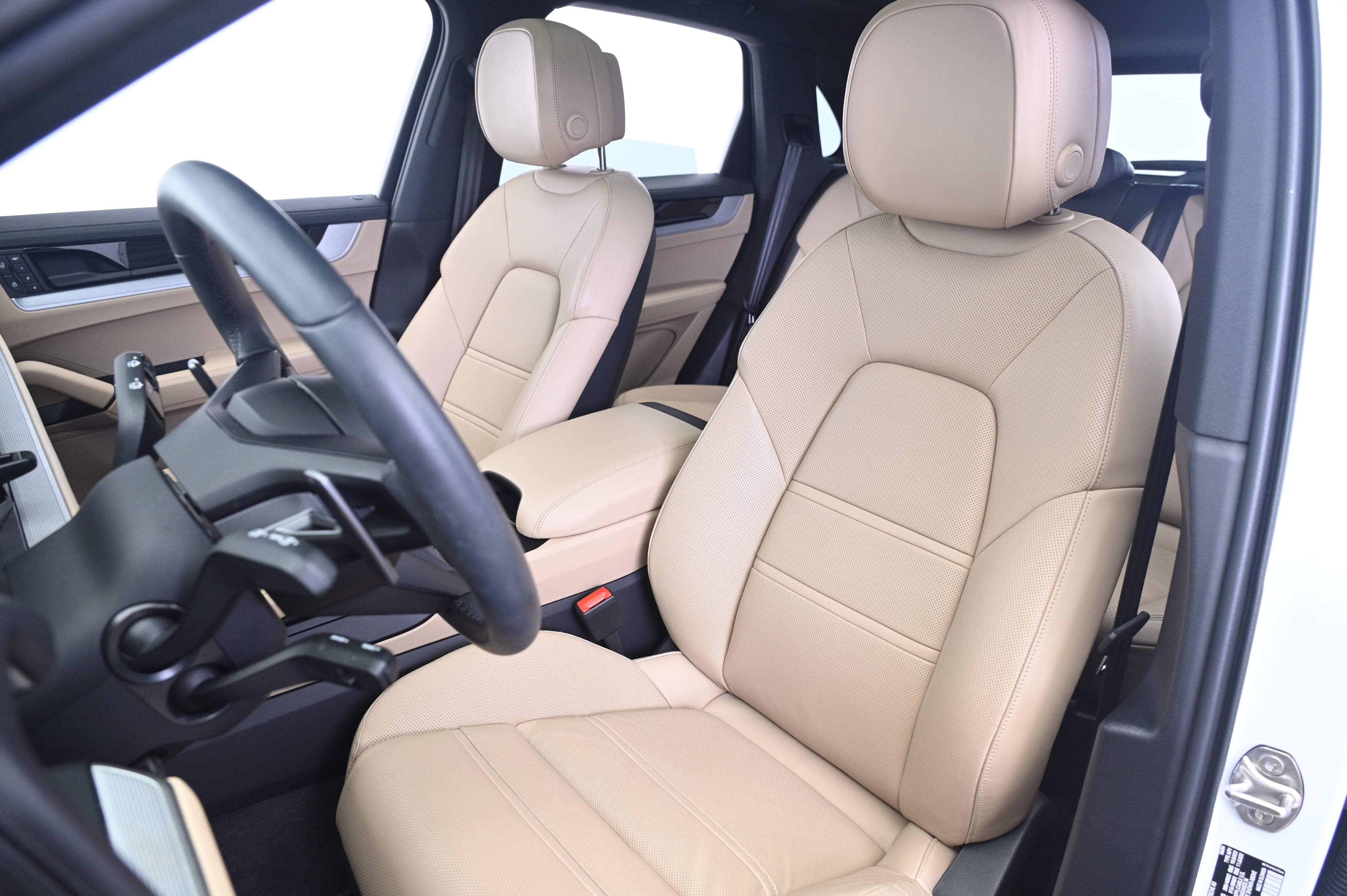 Thumbnail: 2024 Porsche Cayenne - 30