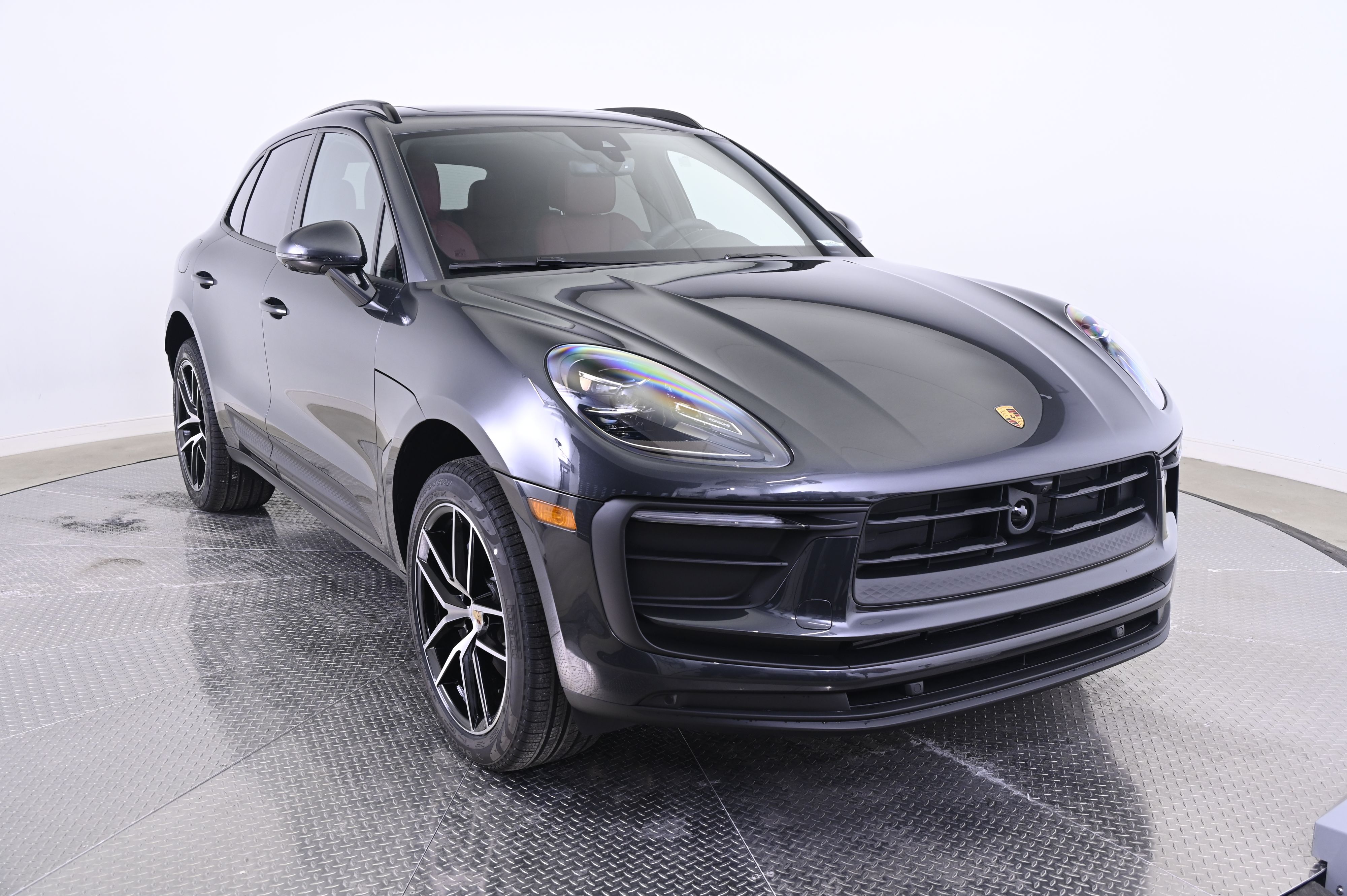 Thumbnail: 2026 Porsche Macan - 9