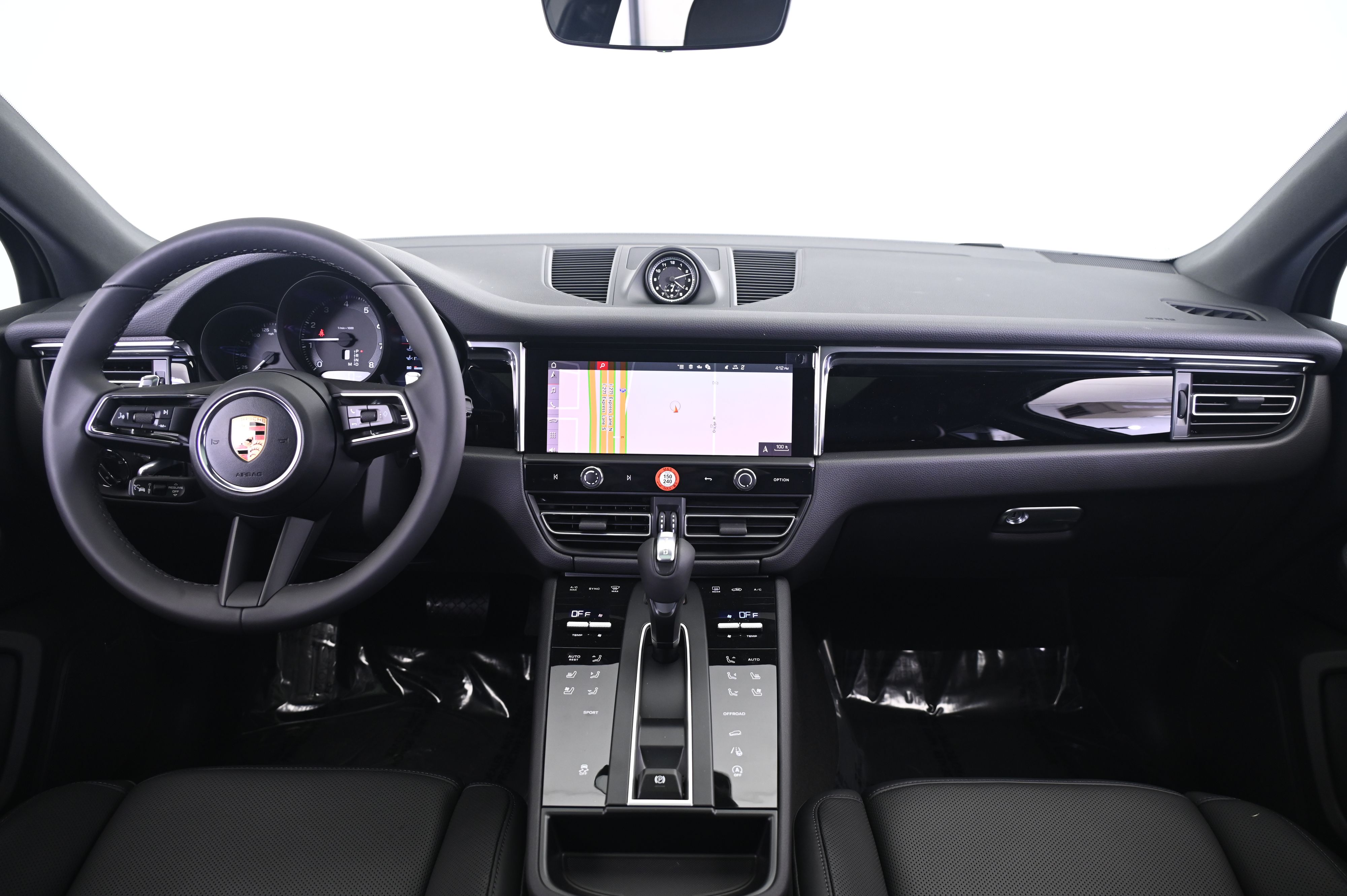 Thumbnail: 2026 Porsche Macan - 31