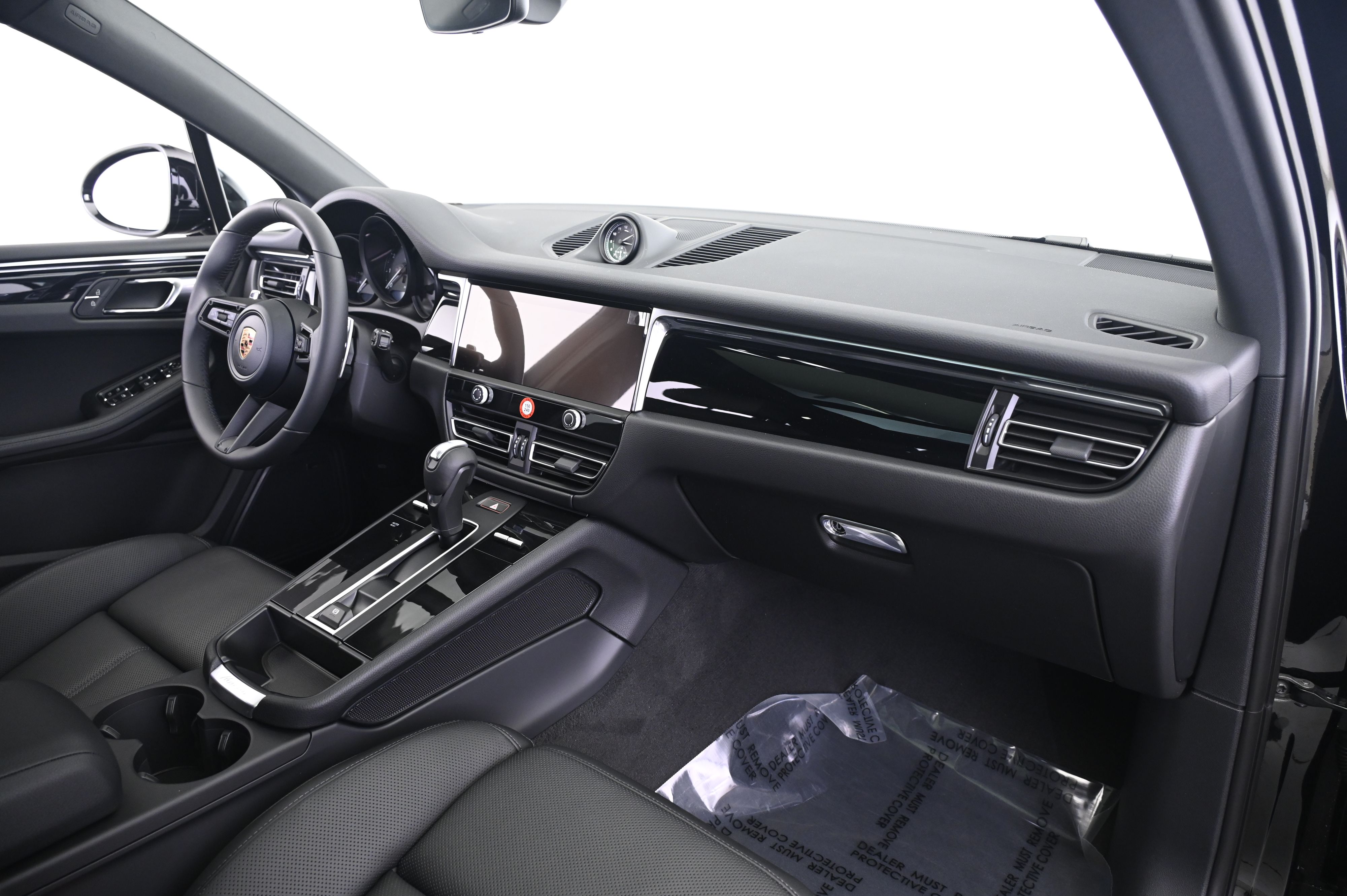 Thumbnail: 2026 Porsche Macan - 22