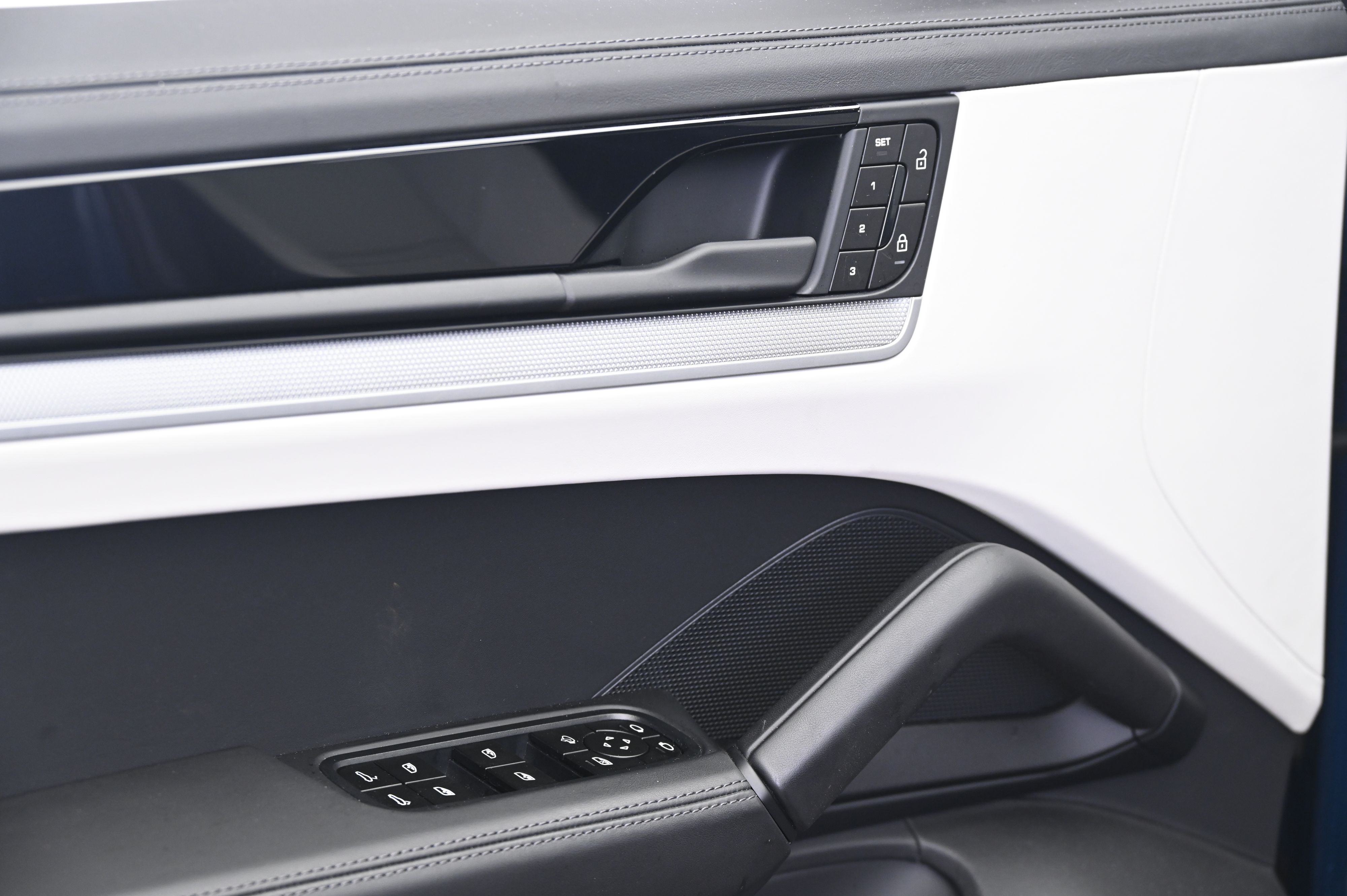 Thumbnail: 2024 Porsche Cayenne - 27