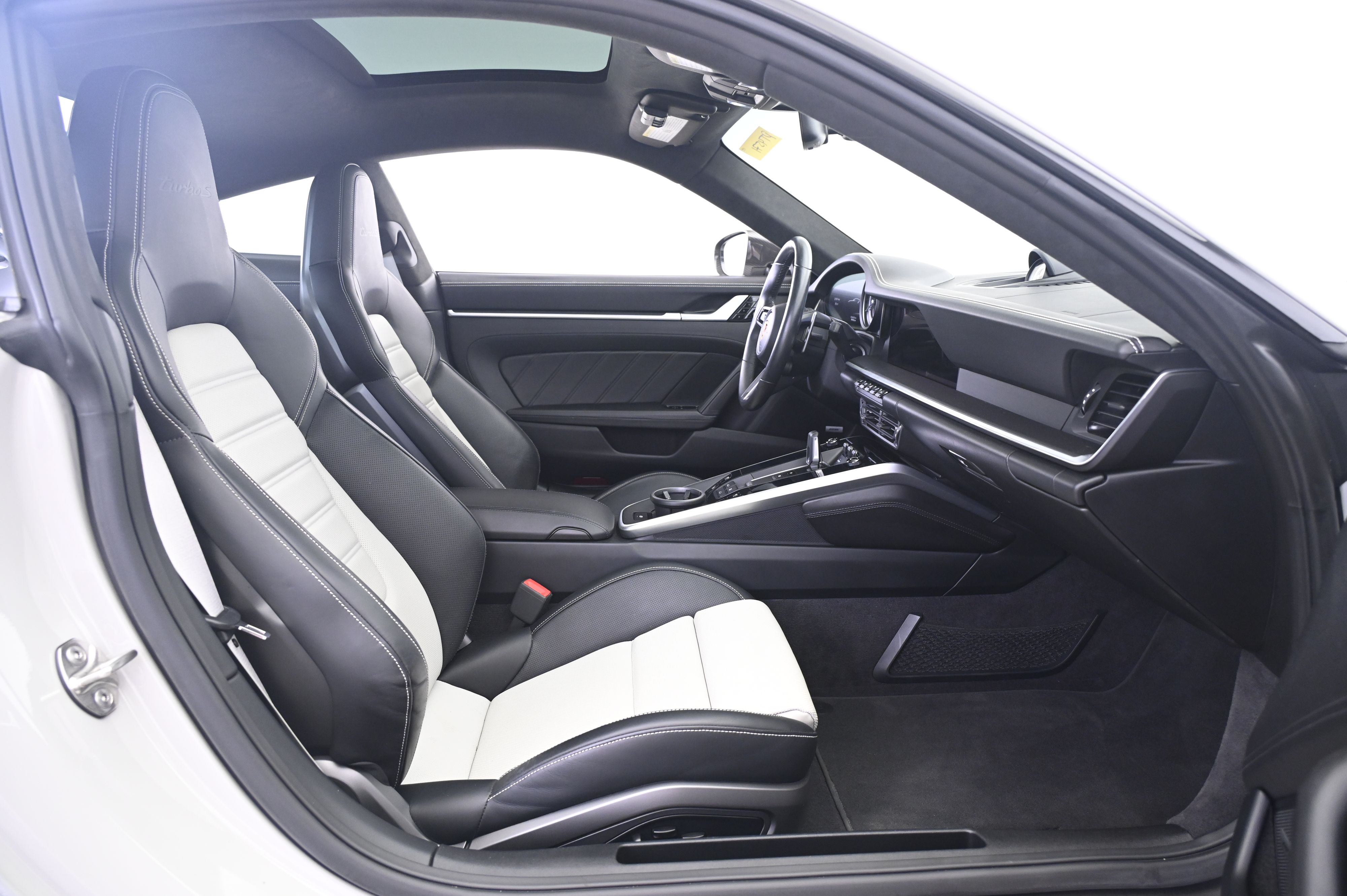 Thumbnail: 2021 Porsche 911 - 19