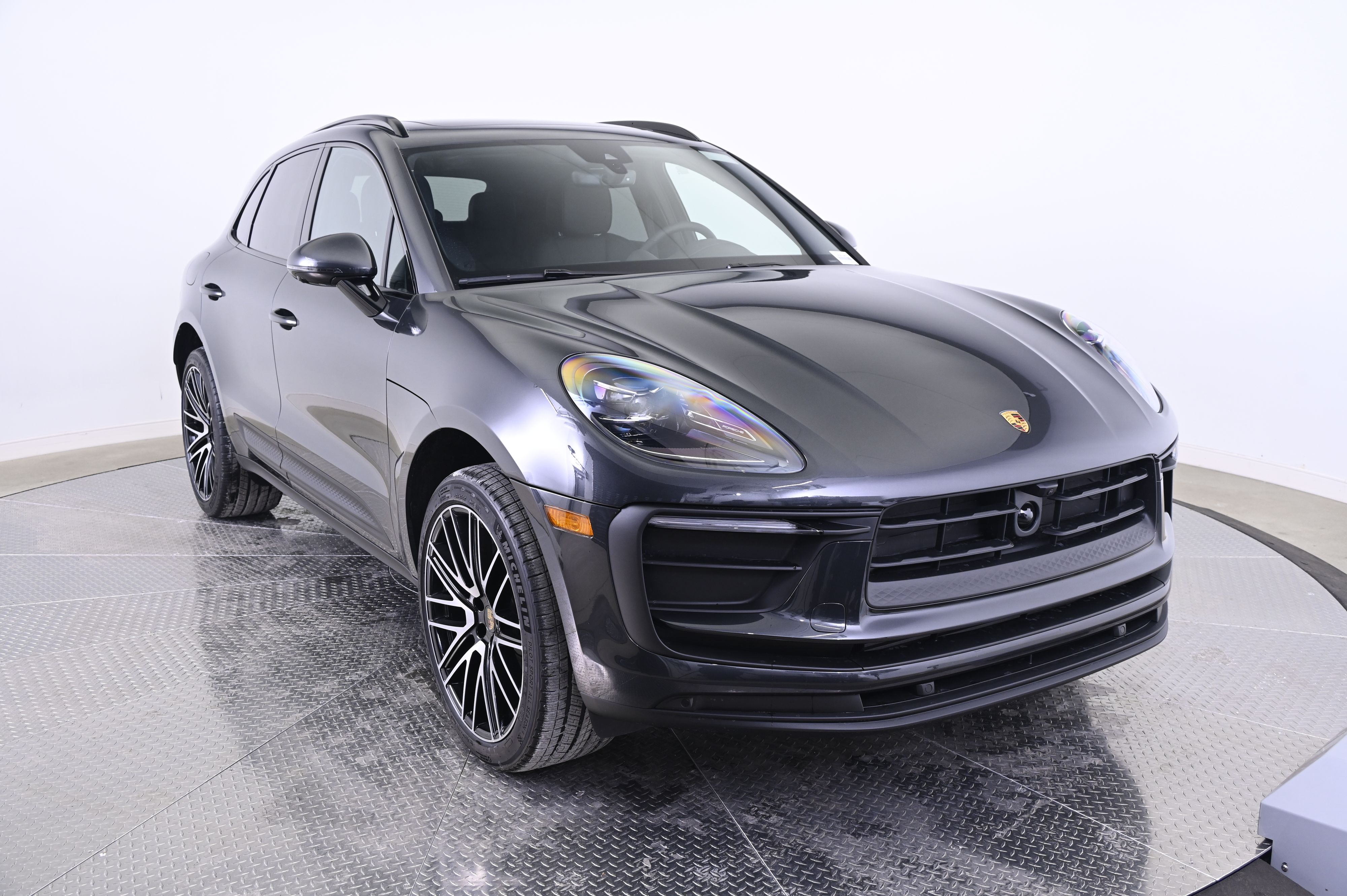 Thumbnail: 2026 Porsche Macan - 9