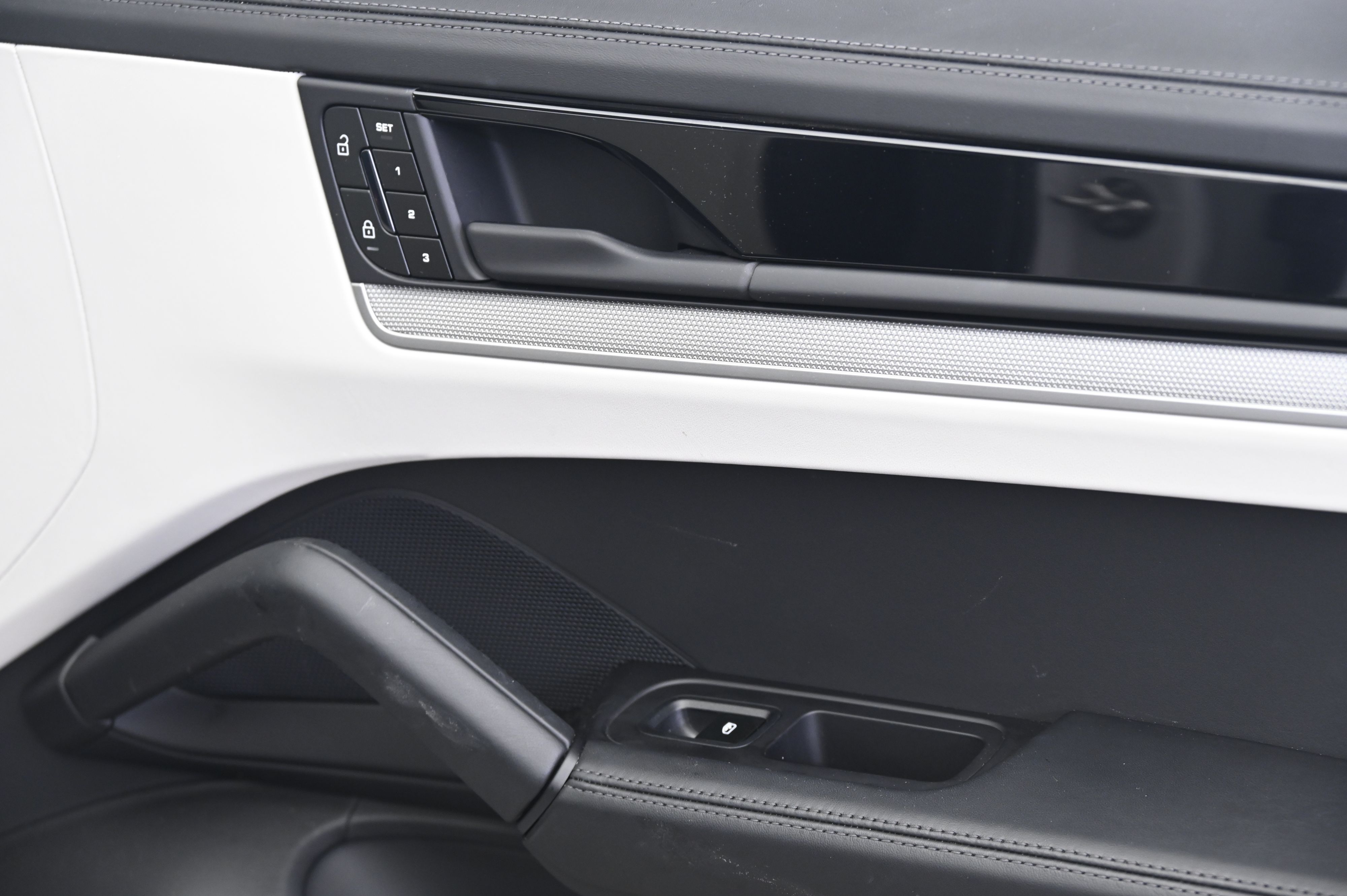 Thumbnail: 2025 Porsche Cayenne - 21