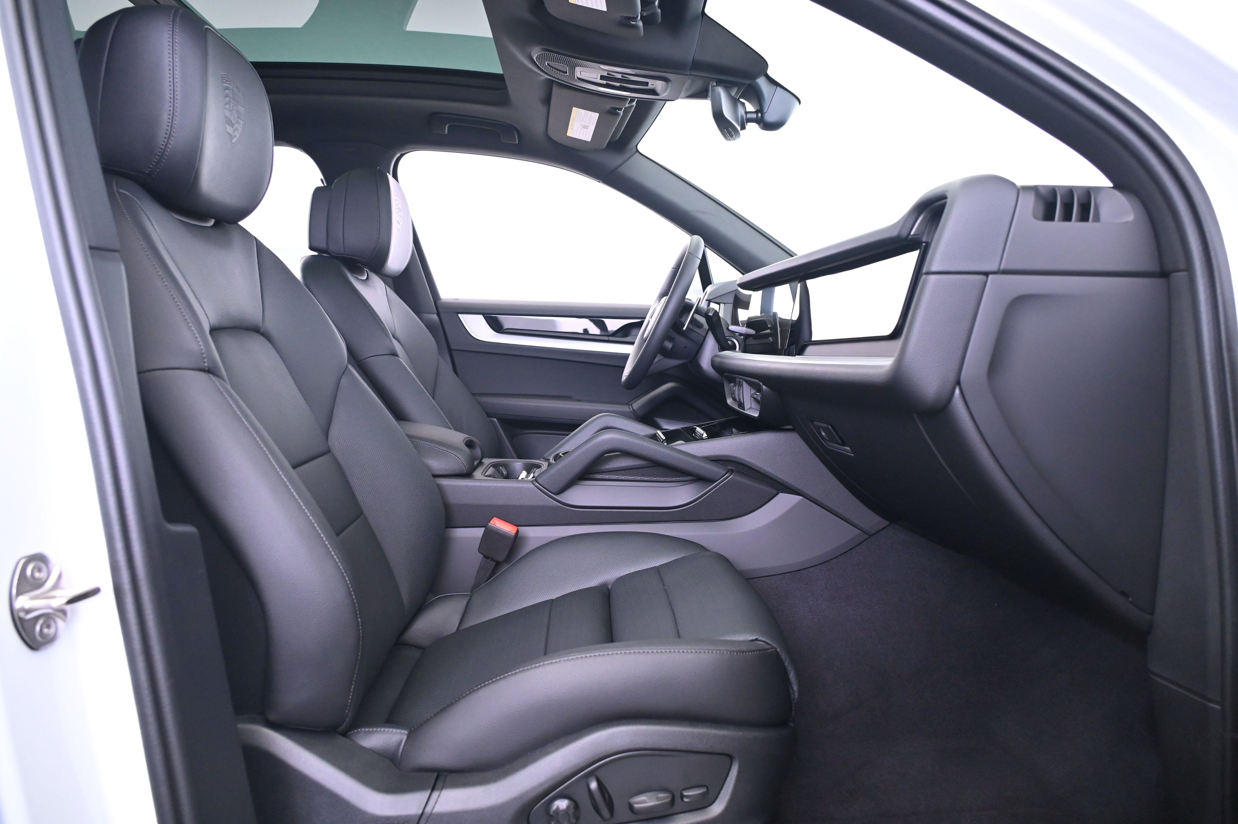 Thumbnail: 2025 Porsche Cayenne - 29