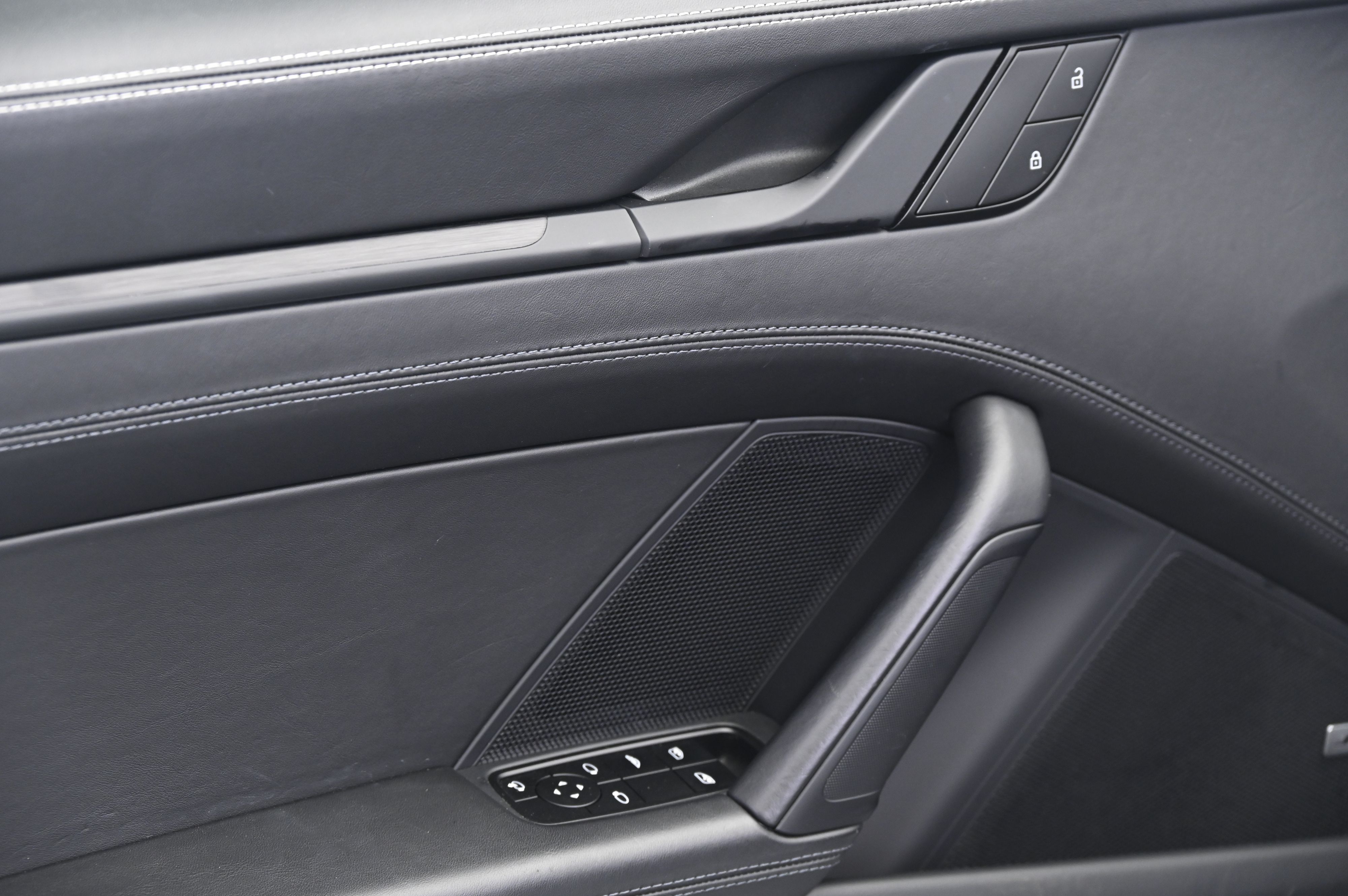 Thumbnail: 2022 Porsche 911 - 27