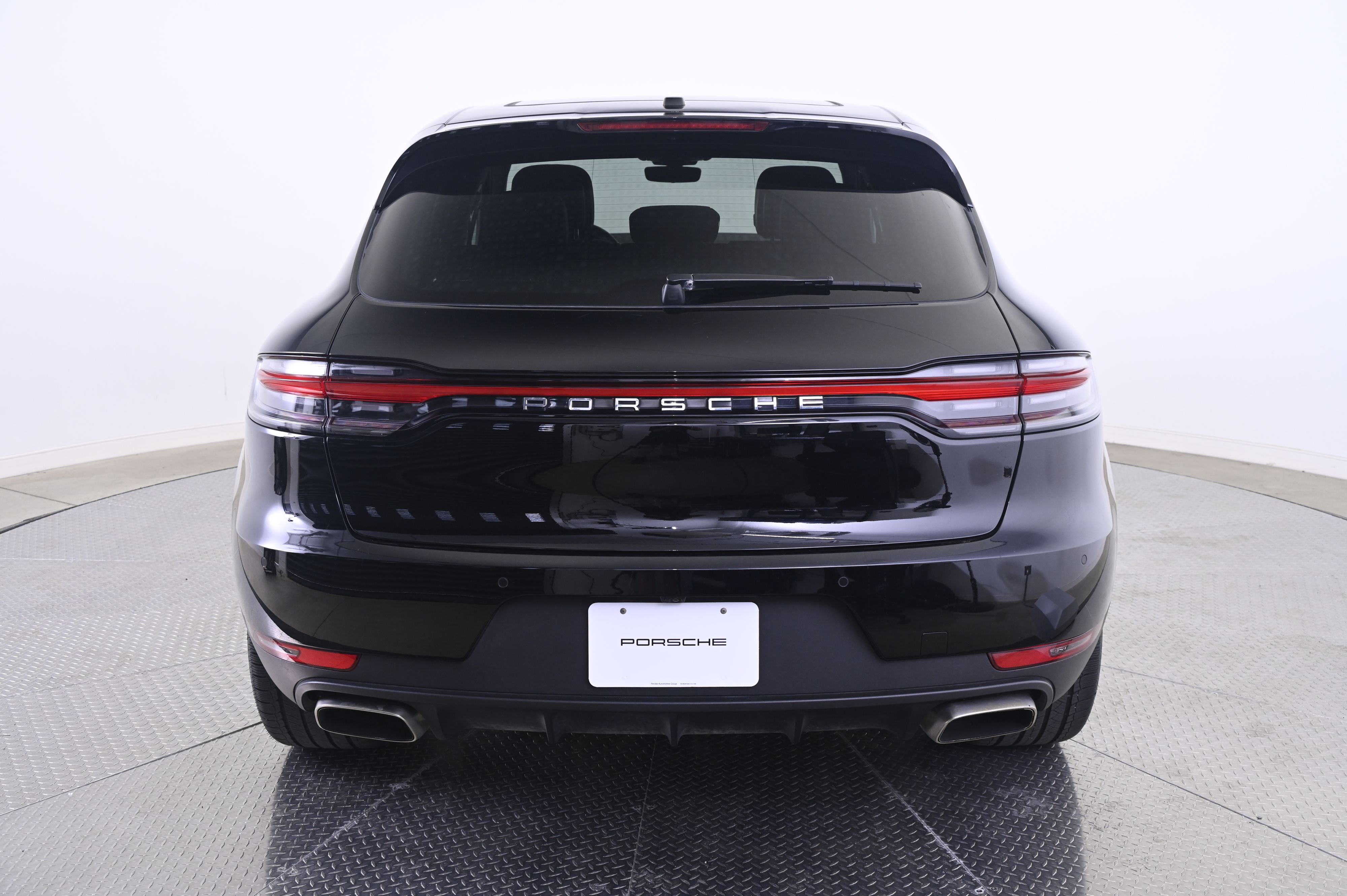 Thumbnail: 2021 Porsche Macan - 6