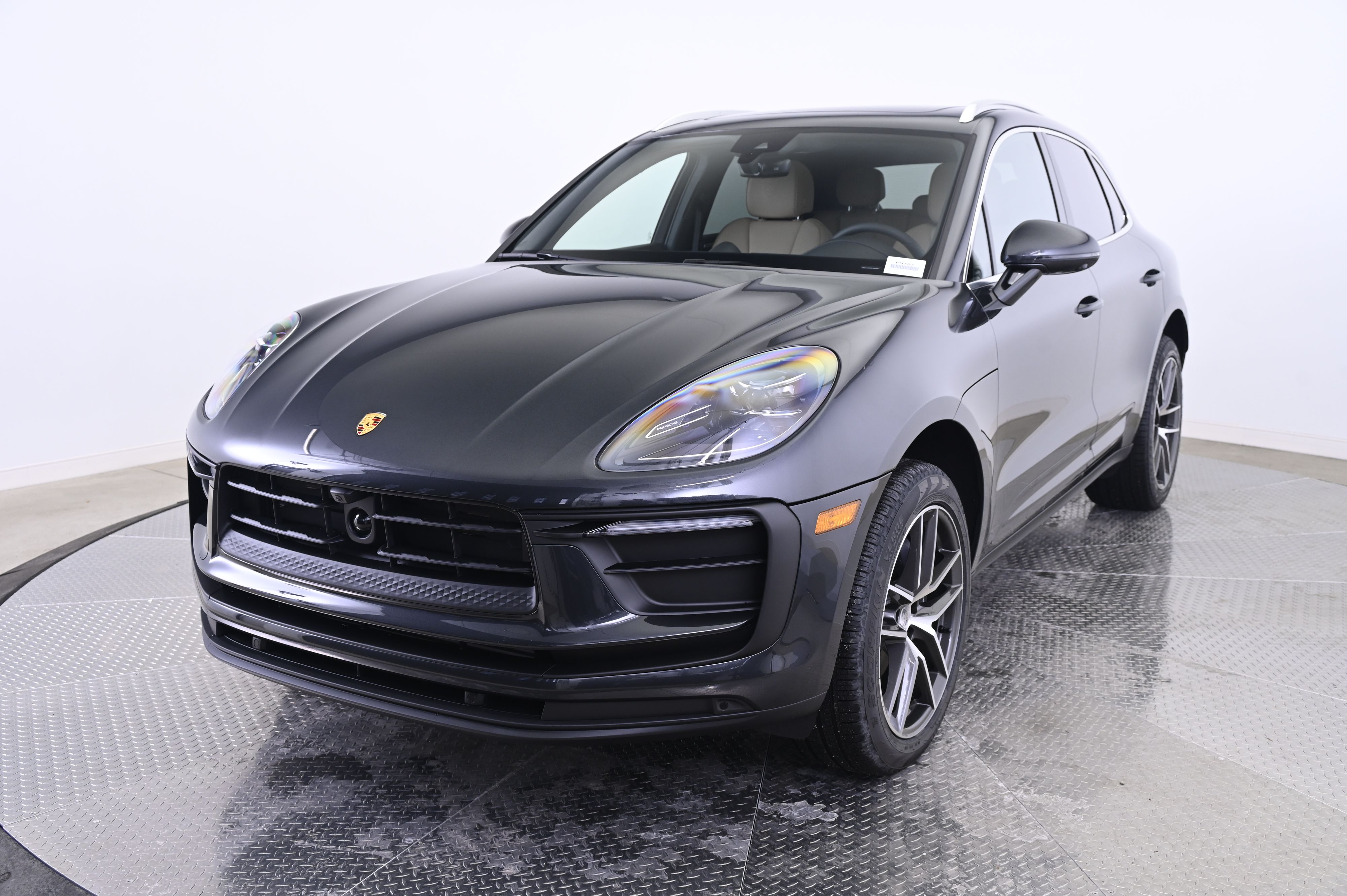 Thumbnail: 2026 Porsche Macan - 1