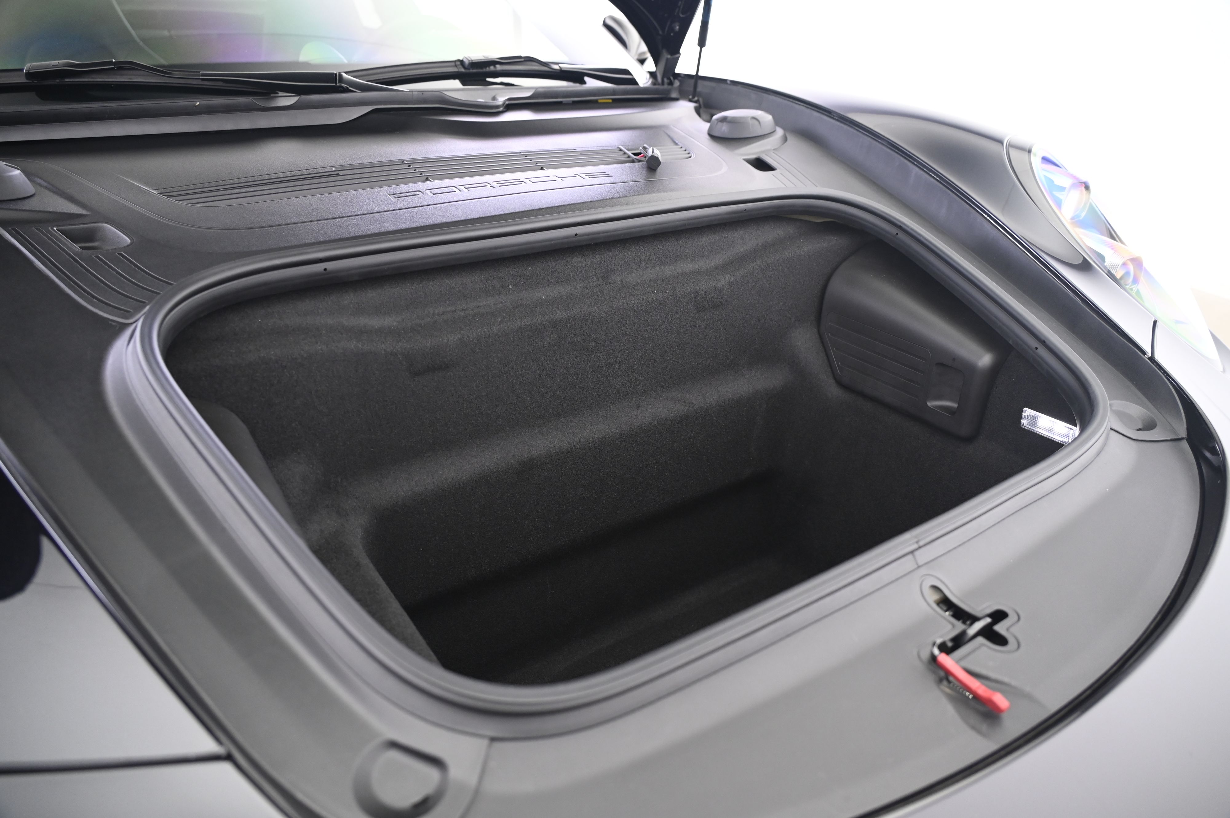 Thumbnail: 2019 Porsche 911 - 15