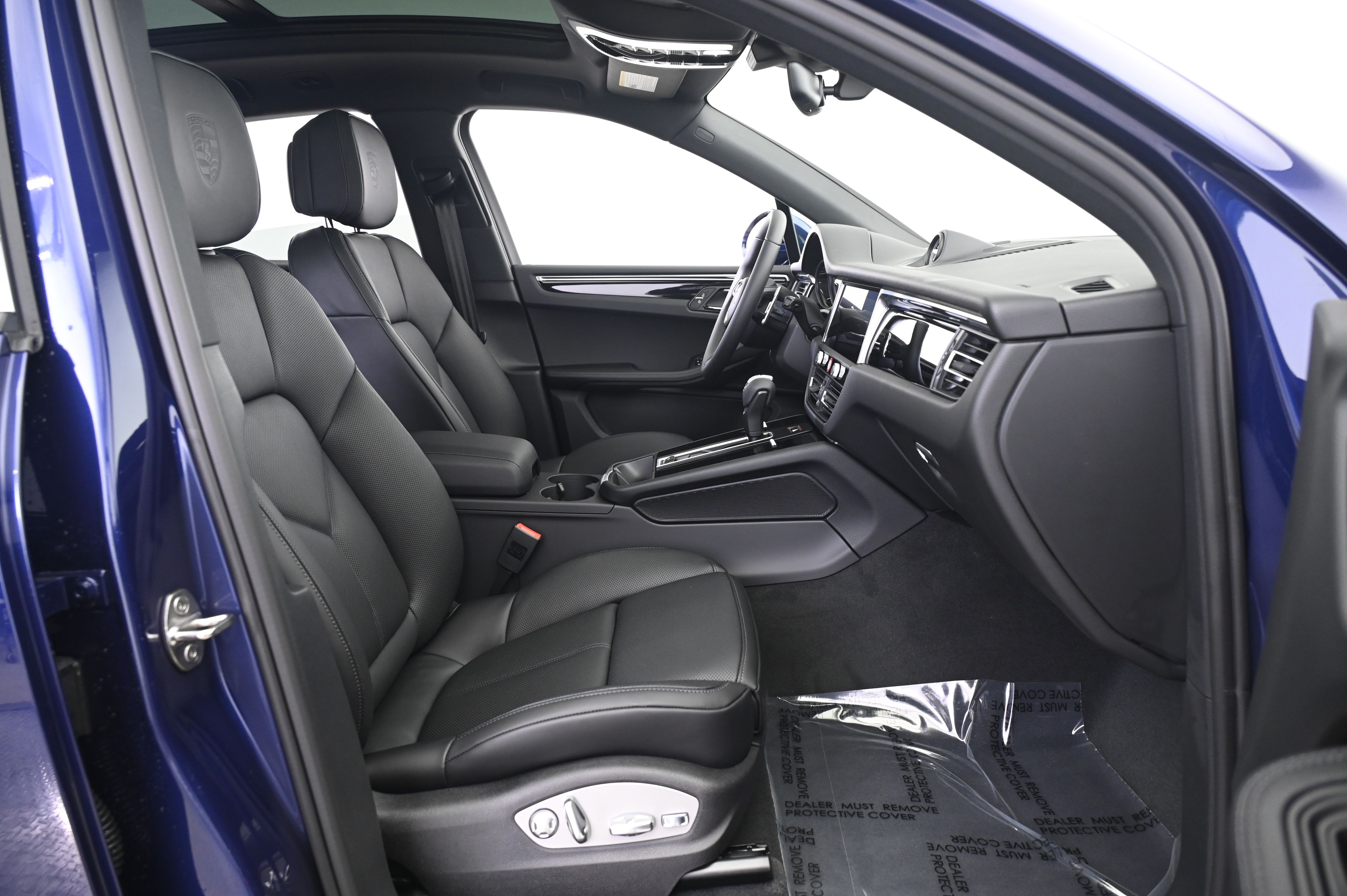 Thumbnail: 2026 Porsche Macan - 23