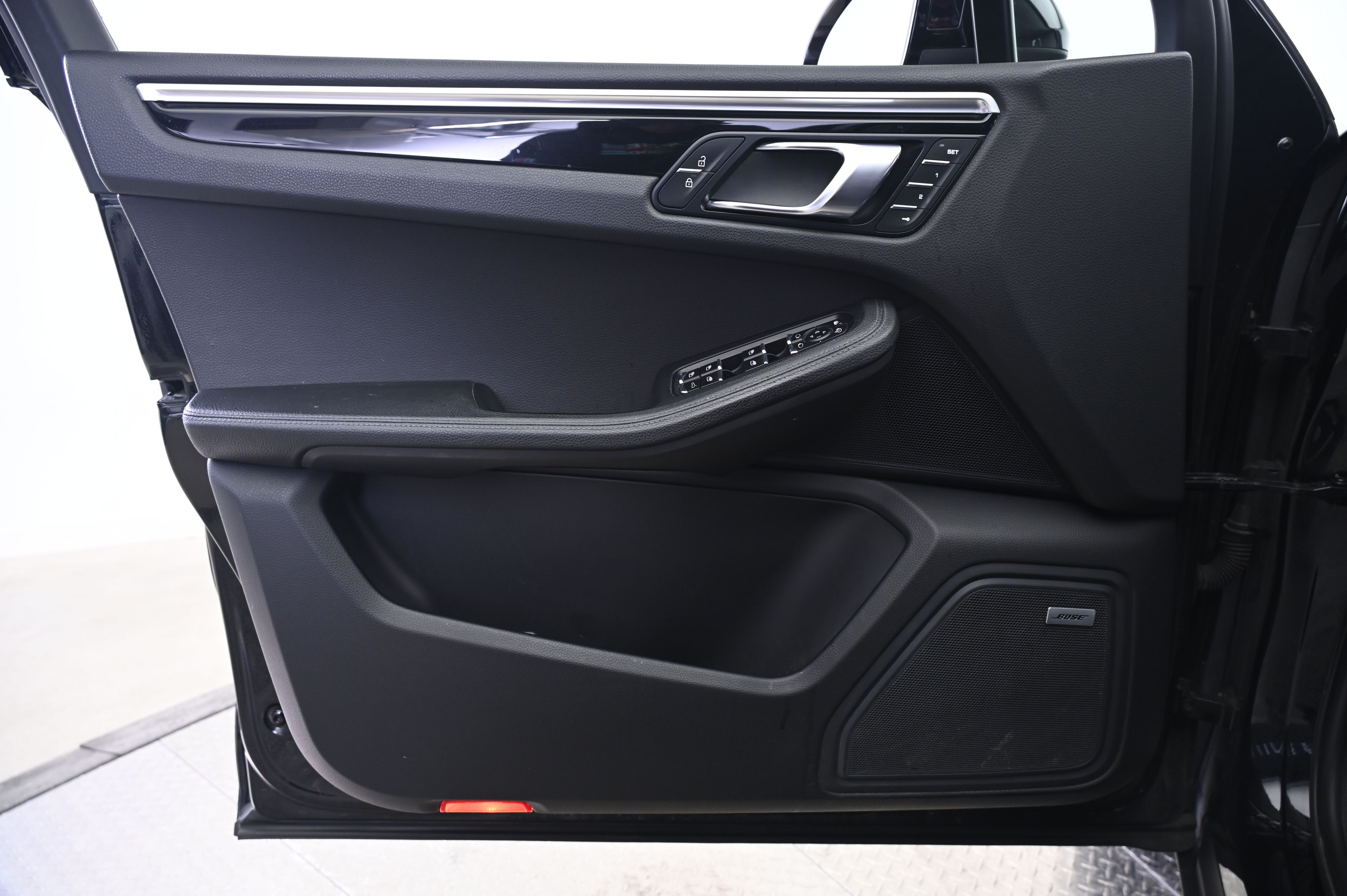 Thumbnail: 2019 Porsche Macan - 26