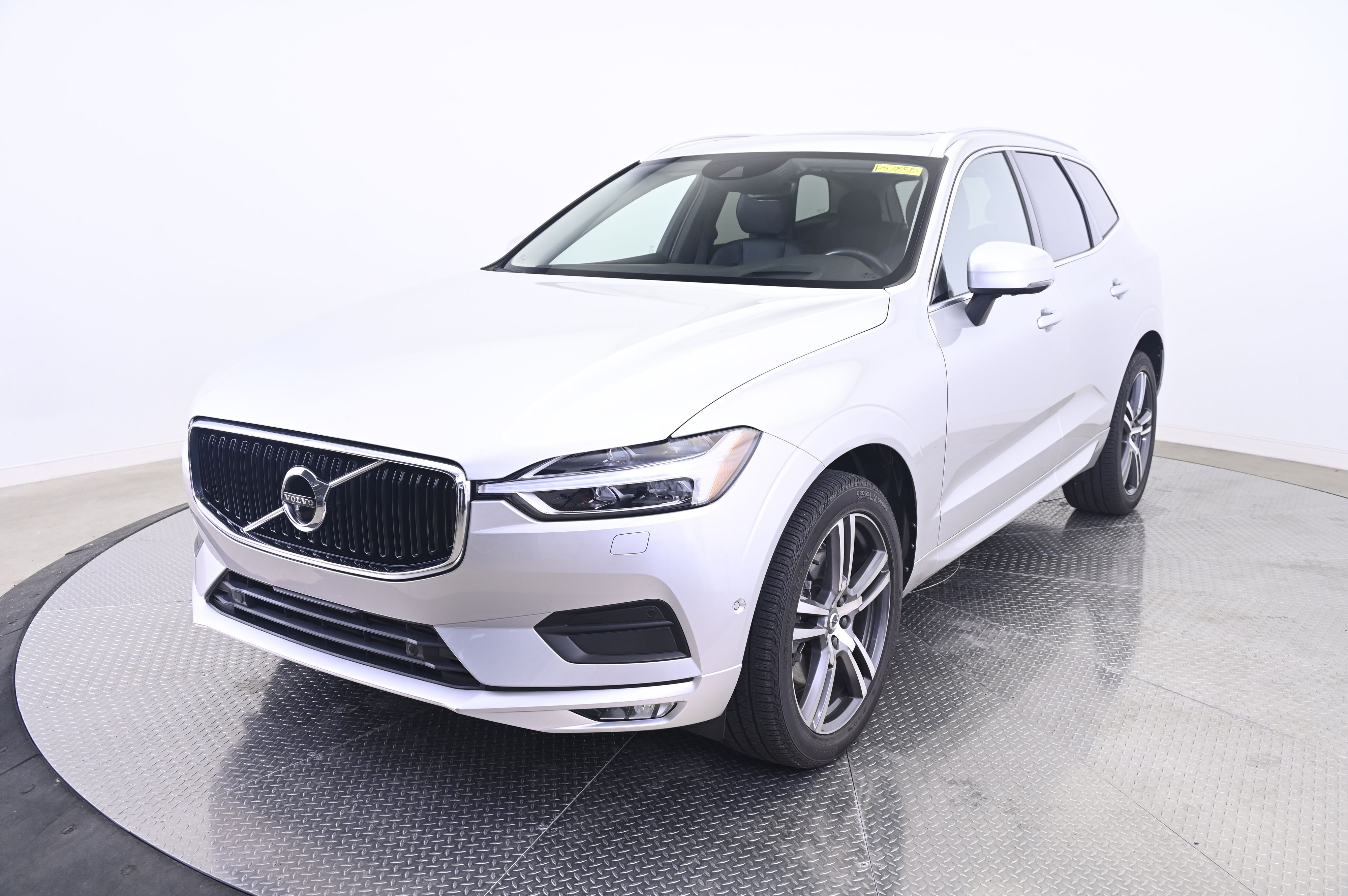 2018 Volvo XC60 T6 Momentum -
                  Beachwood, OH