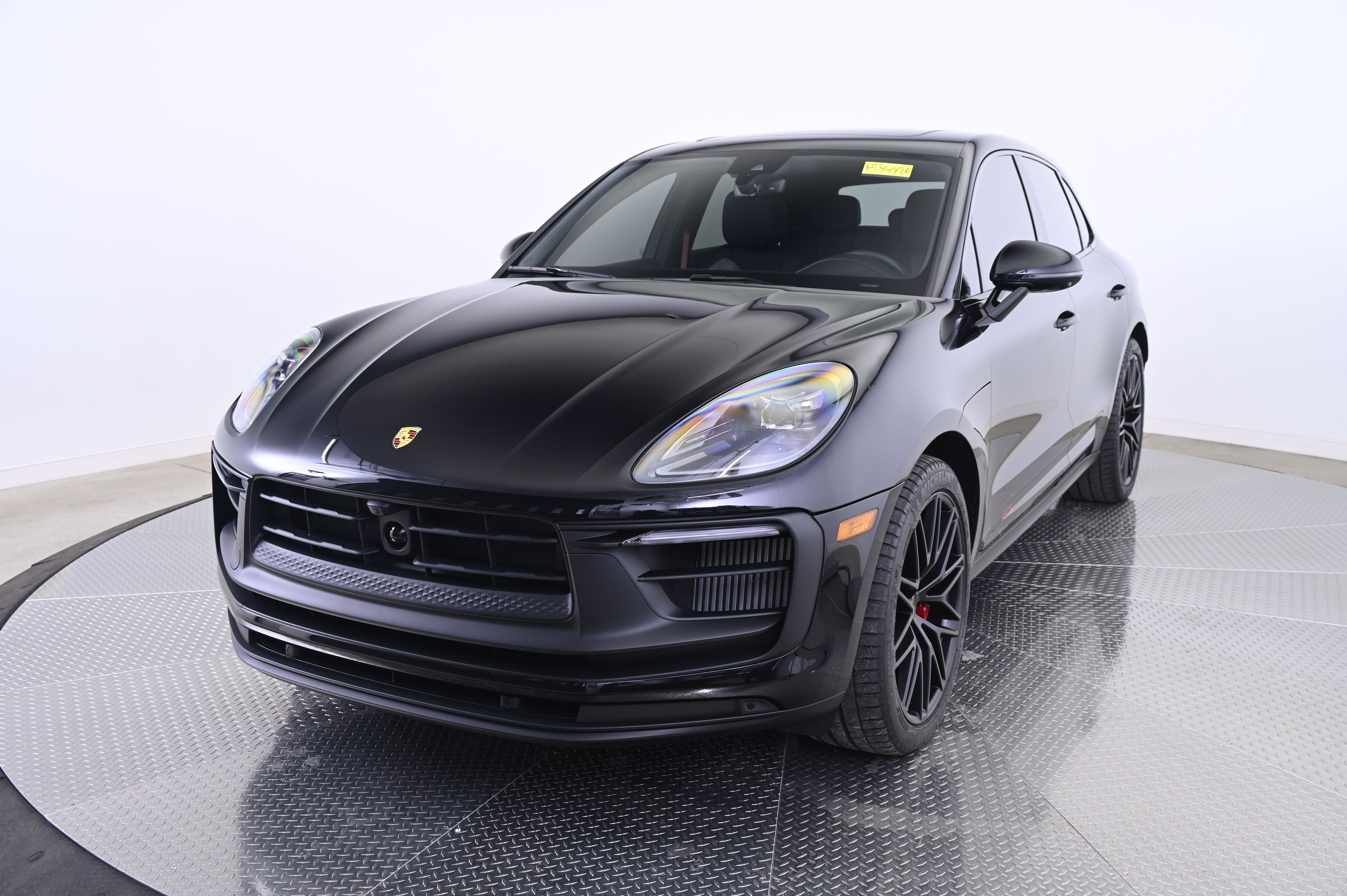 2025 Porsche Macan GTS's photo