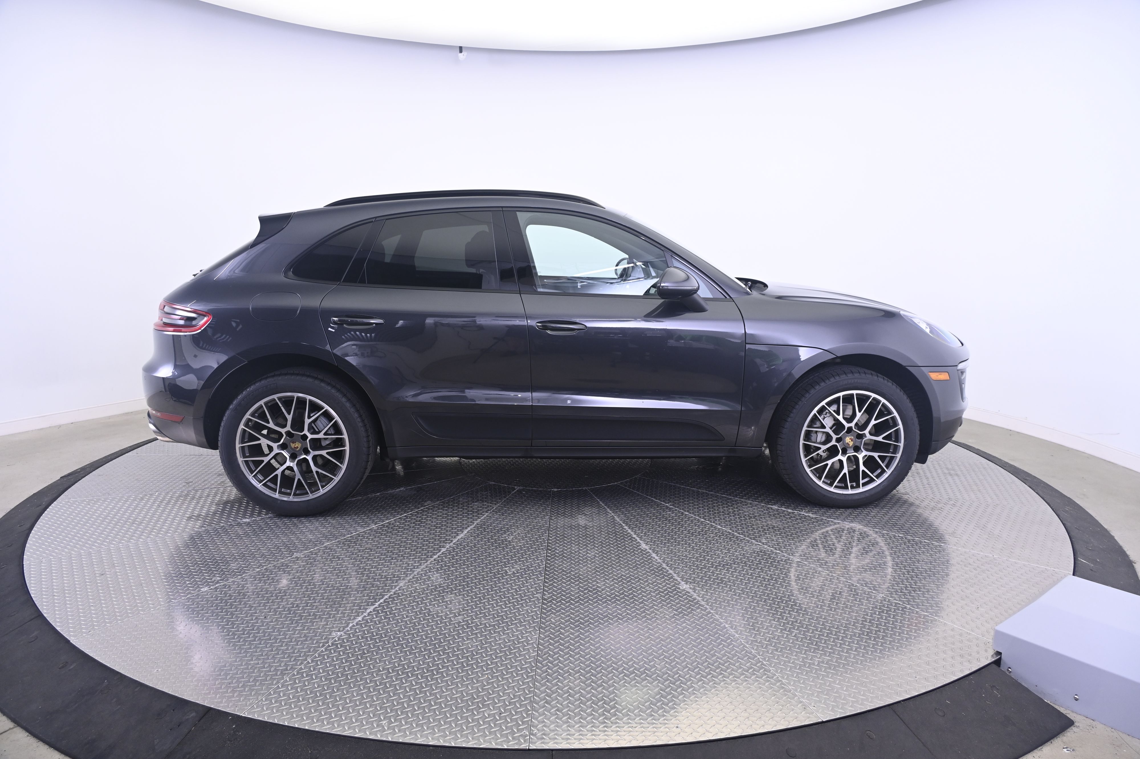 Thumbnail: 2018 Porsche Macan - 8