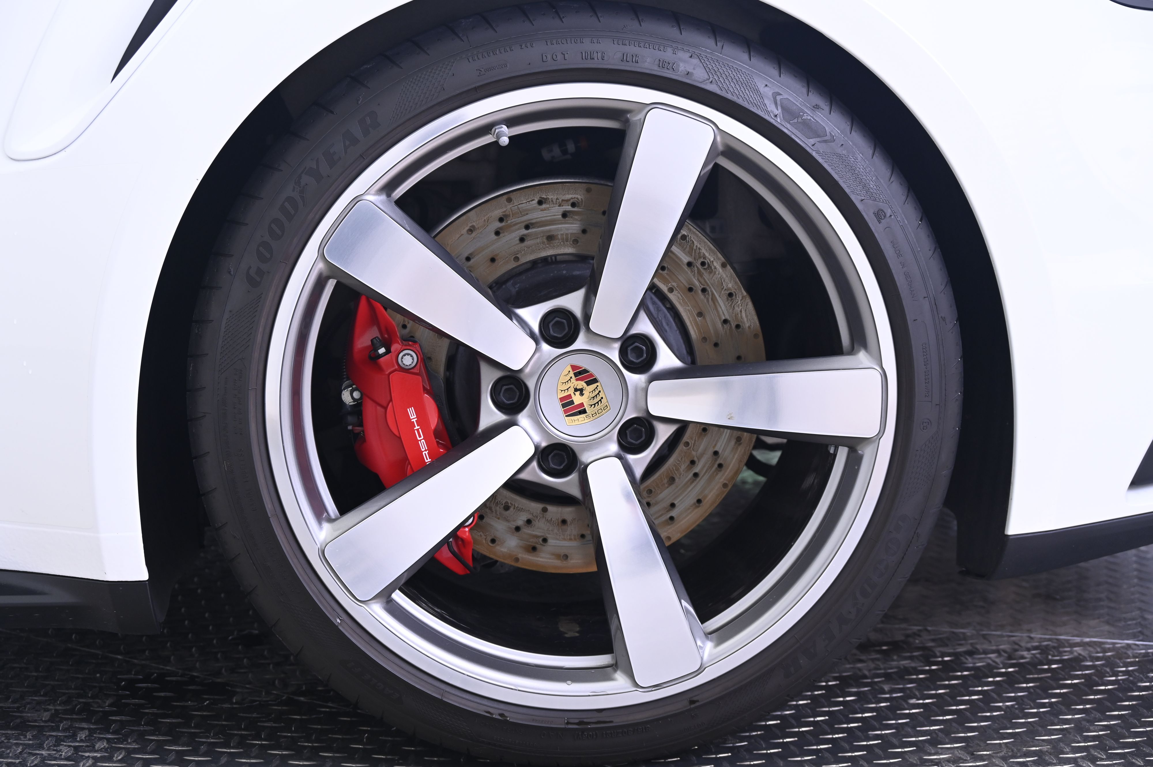 Thumbnail: 2024 Porsche 911 - 12