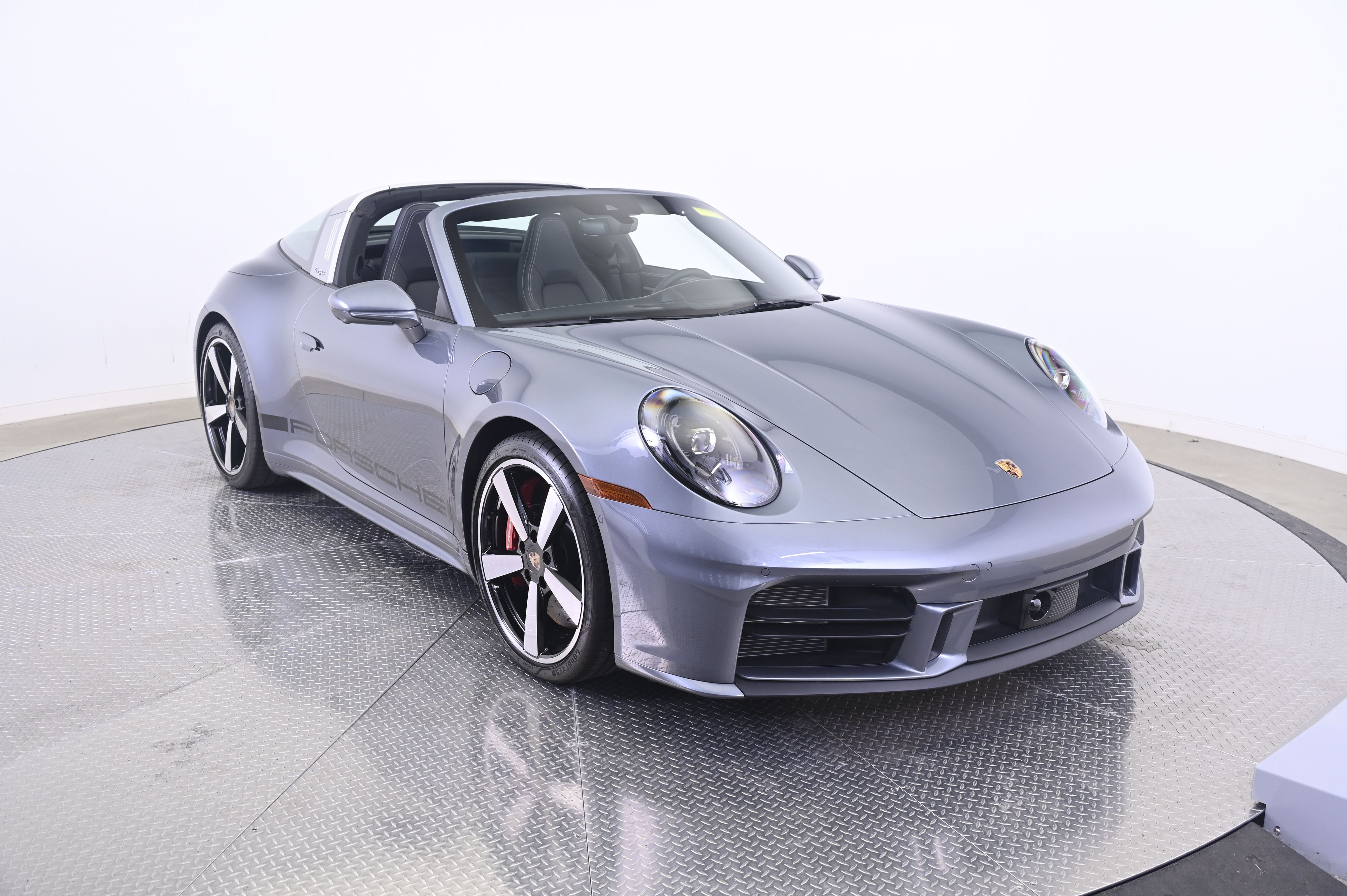 Thumbnail: 2026 Porsche 911 - 9