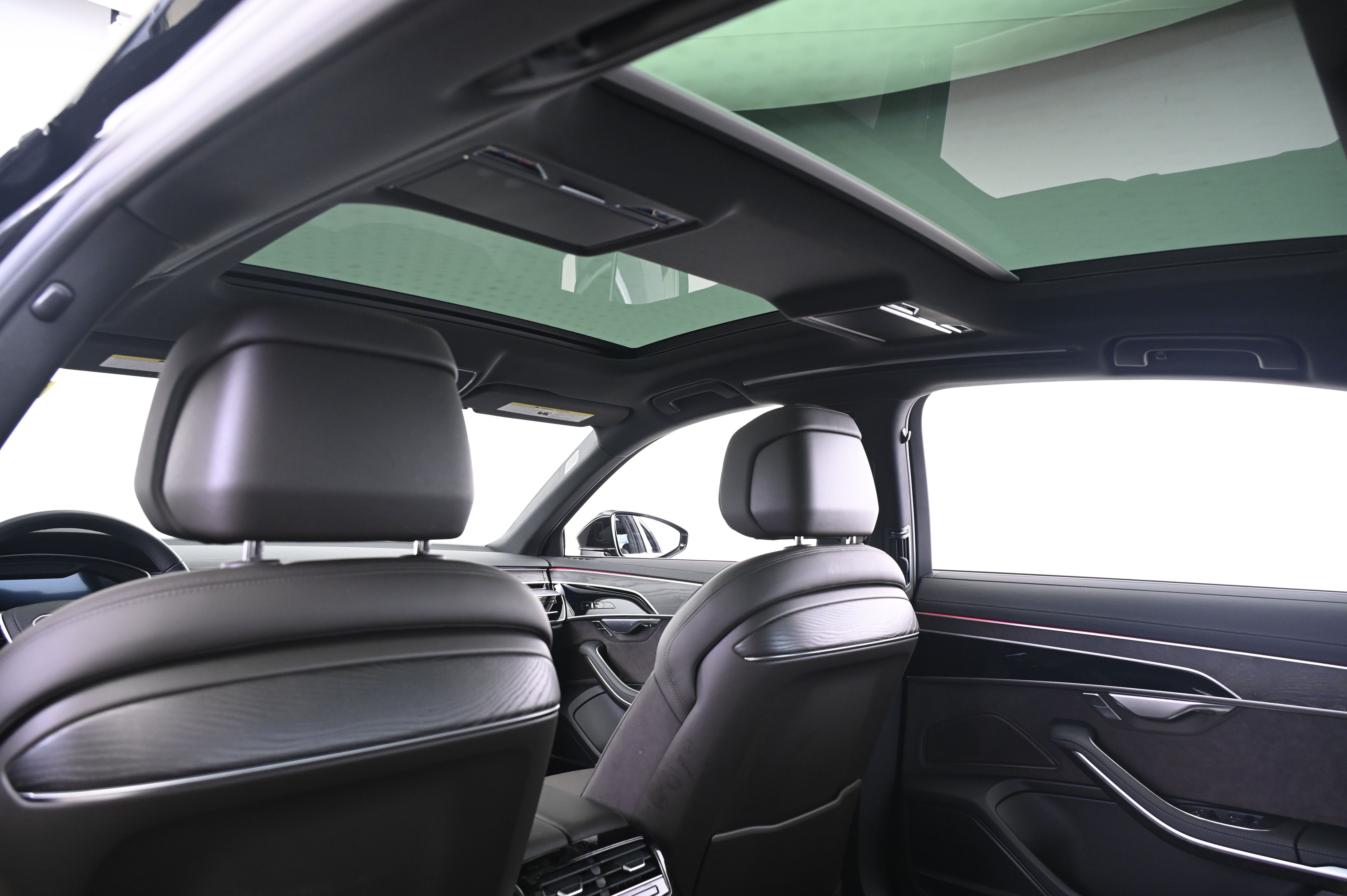 Thumbnail: 2023 Audi A8 - 25