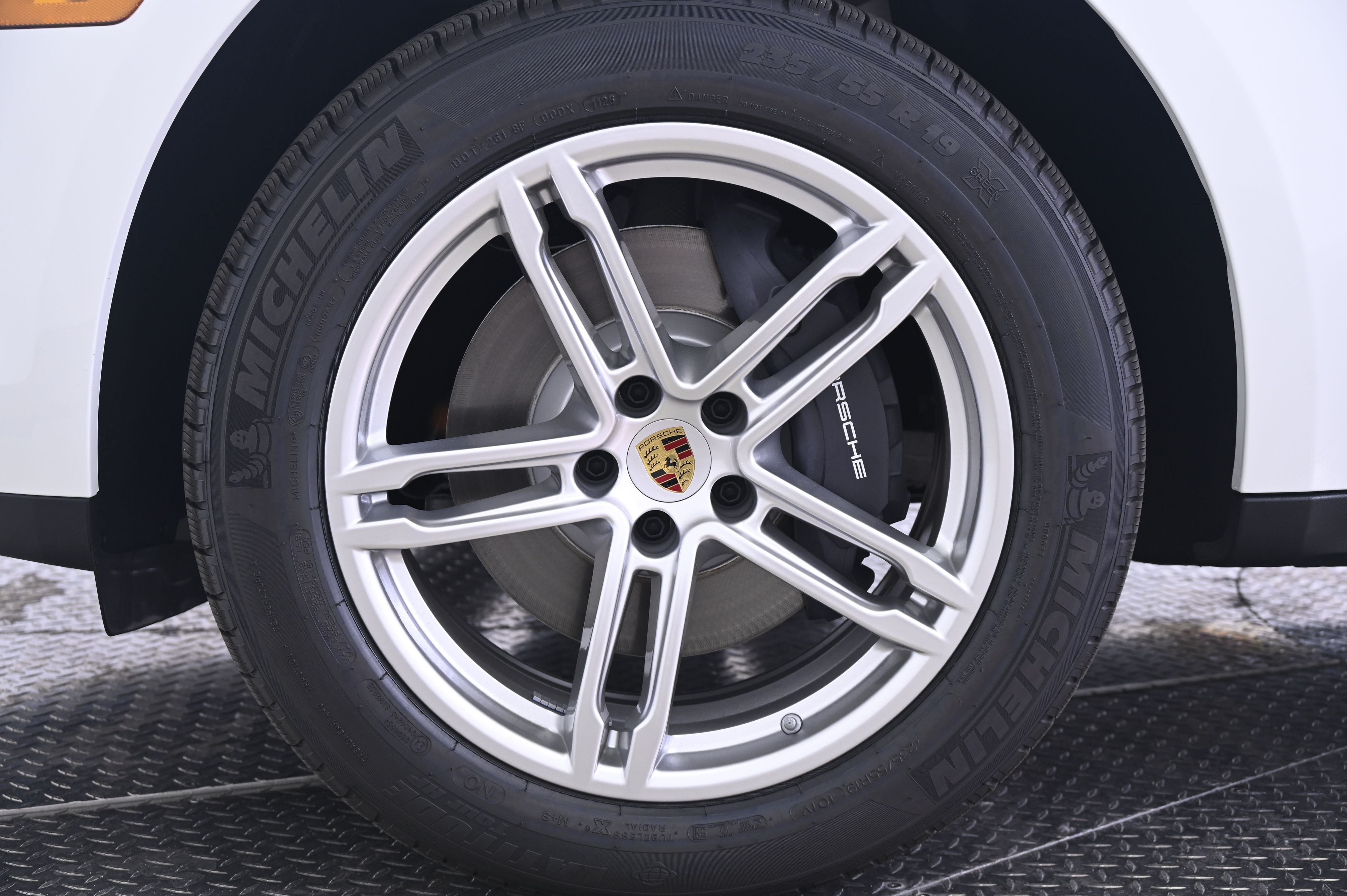 Thumbnail: 2026 Porsche Macan - 11