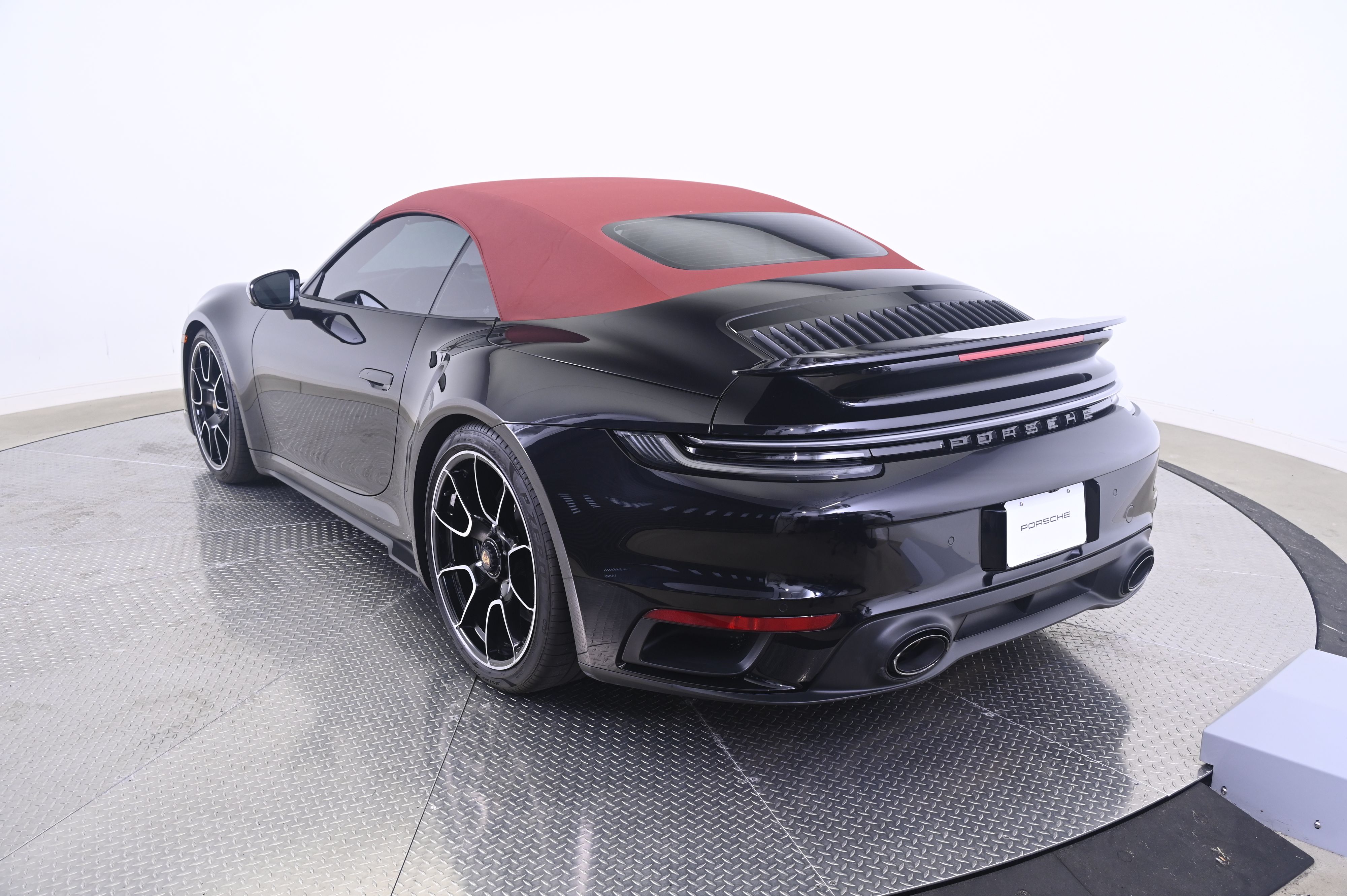 Thumbnail: 2021 Porsche 911 - 13