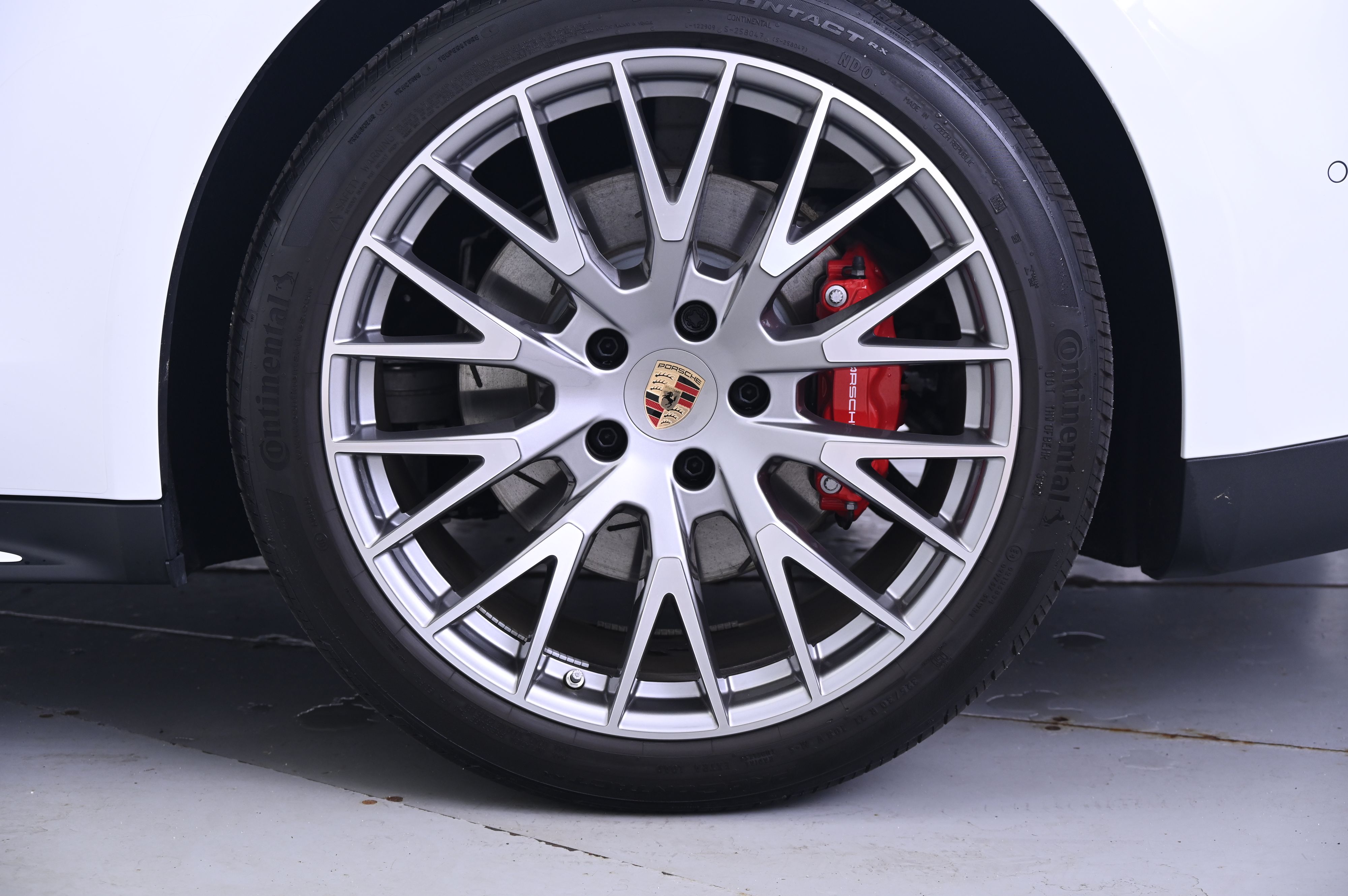 Thumbnail: 2025 Porsche Panamera - 12