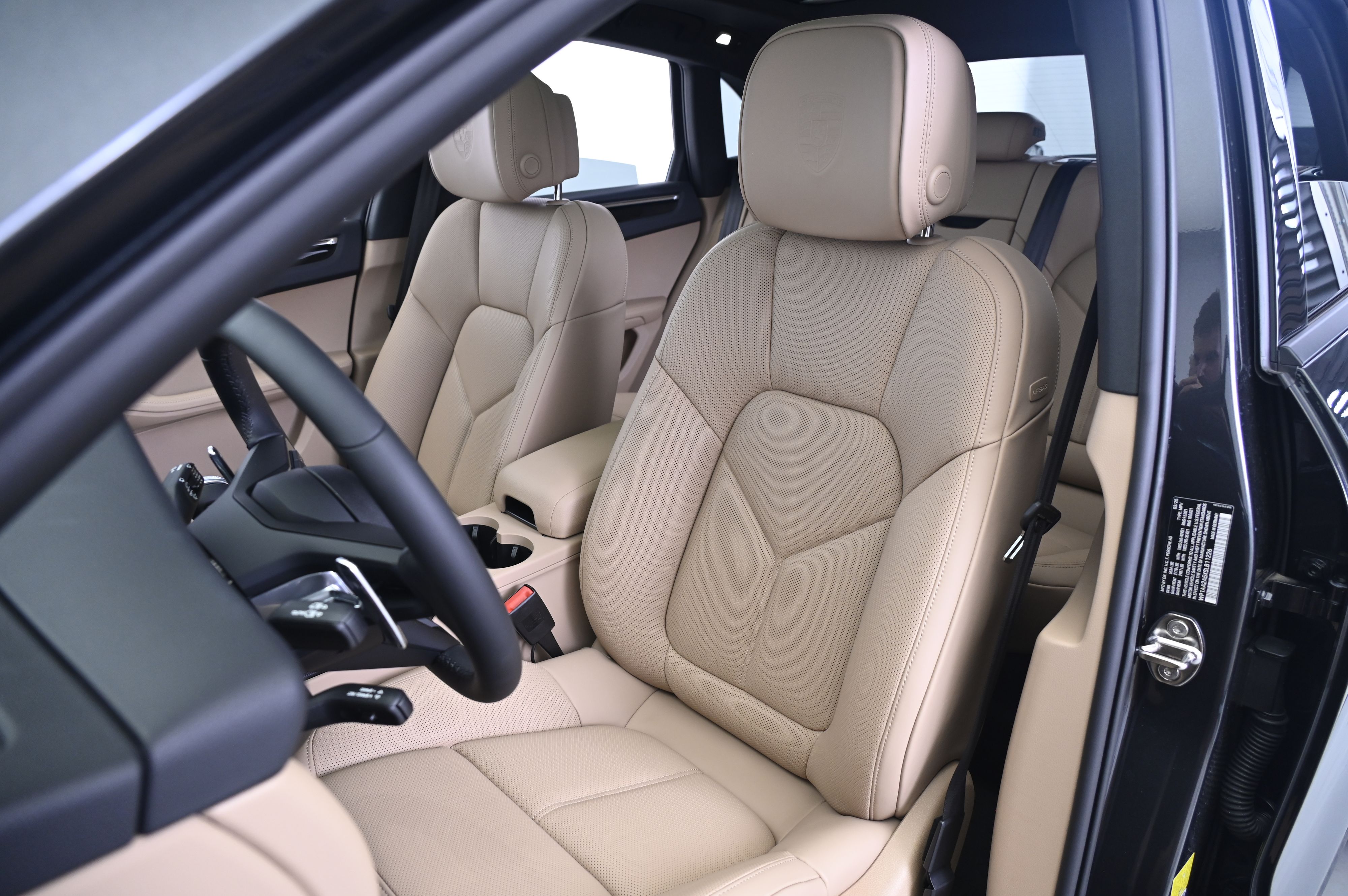 Thumbnail: 2025 Porsche Macan - 5